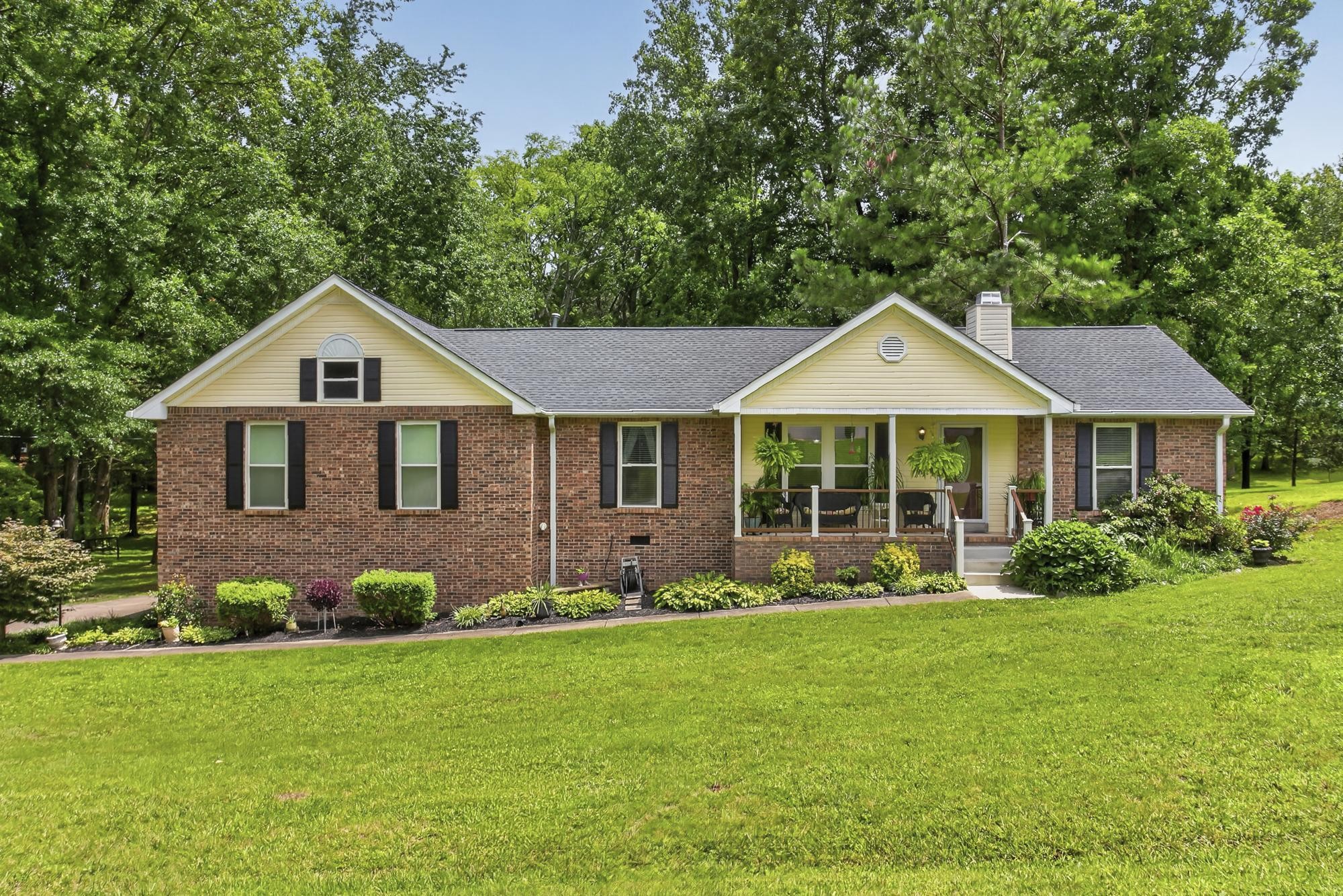 206 Allers Dr, White House, TN 37188