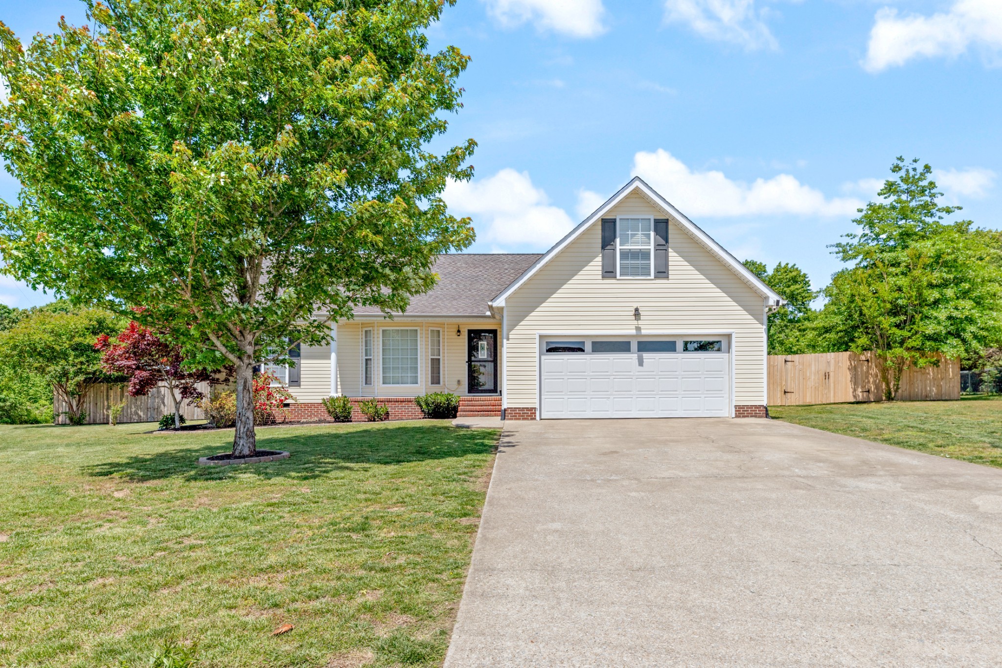 207 Coleman Dr, White Bluff, TN 37187