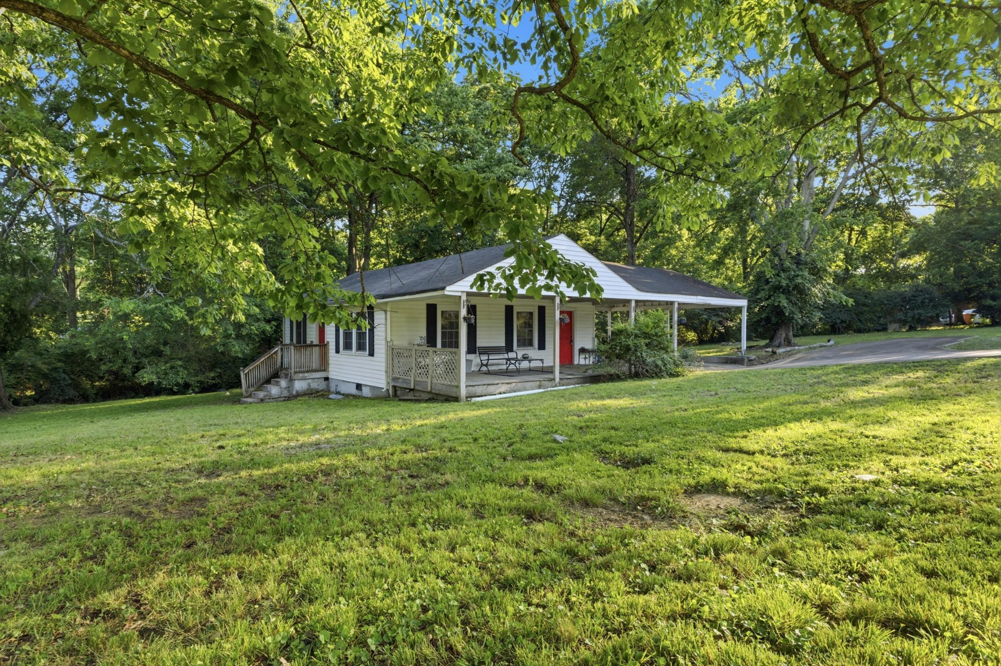 123 Larchmont Dr, Madison, TN 37115