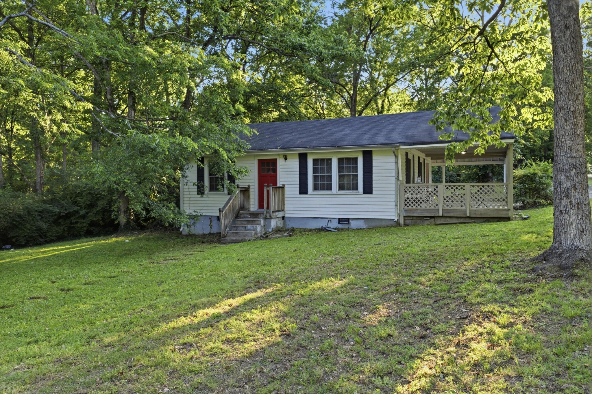 123 Larchmont Dr, Madison, TN 37115