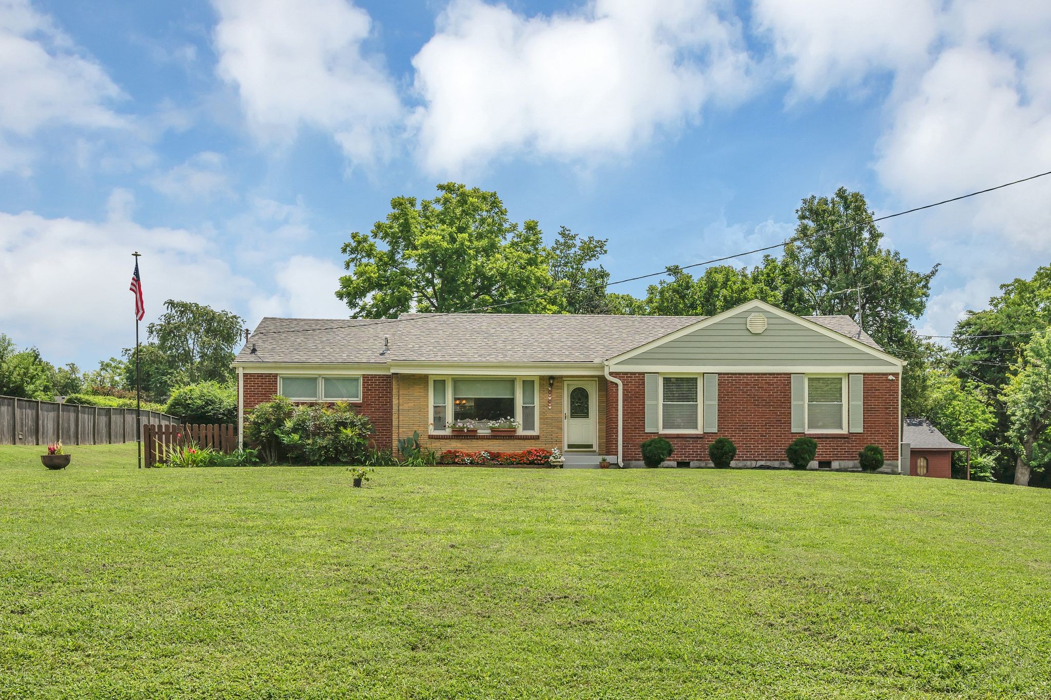 5016 Manuel Dr, Nashville, TN 37211