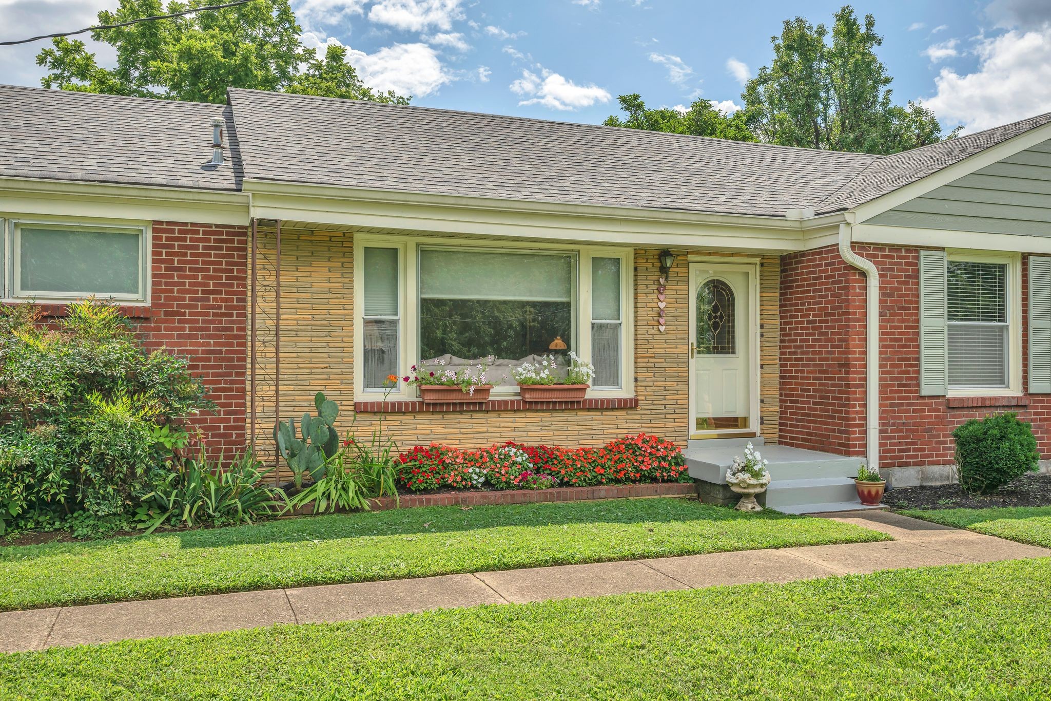 5016 Manuel Dr, Nashville, TN 37211
