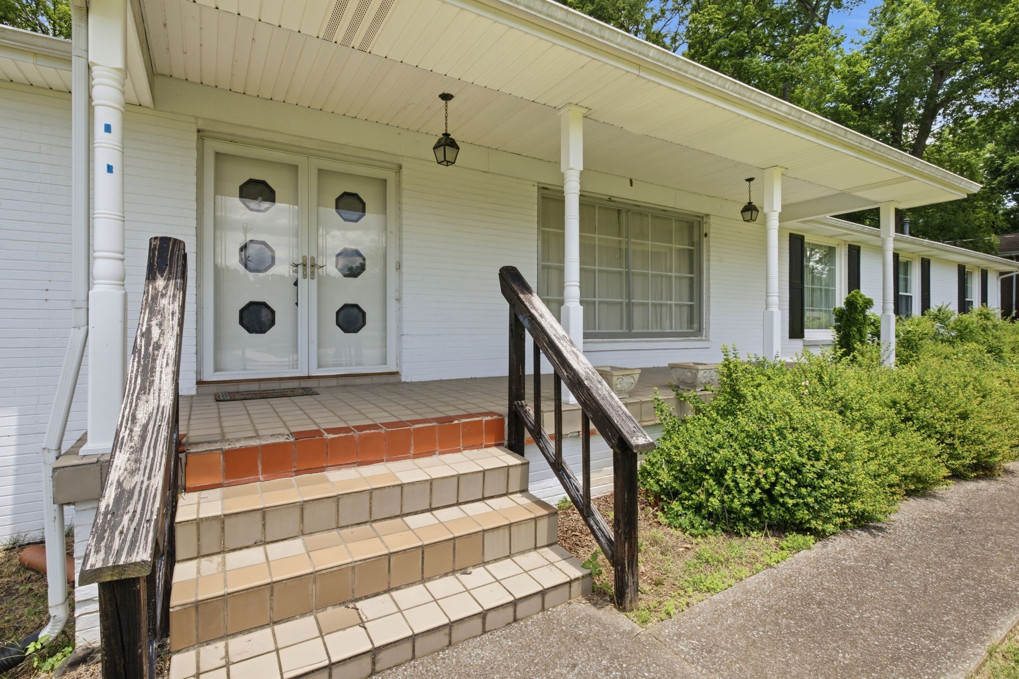 208 Lake Terrace Dr, Hendersonville, TN 37075