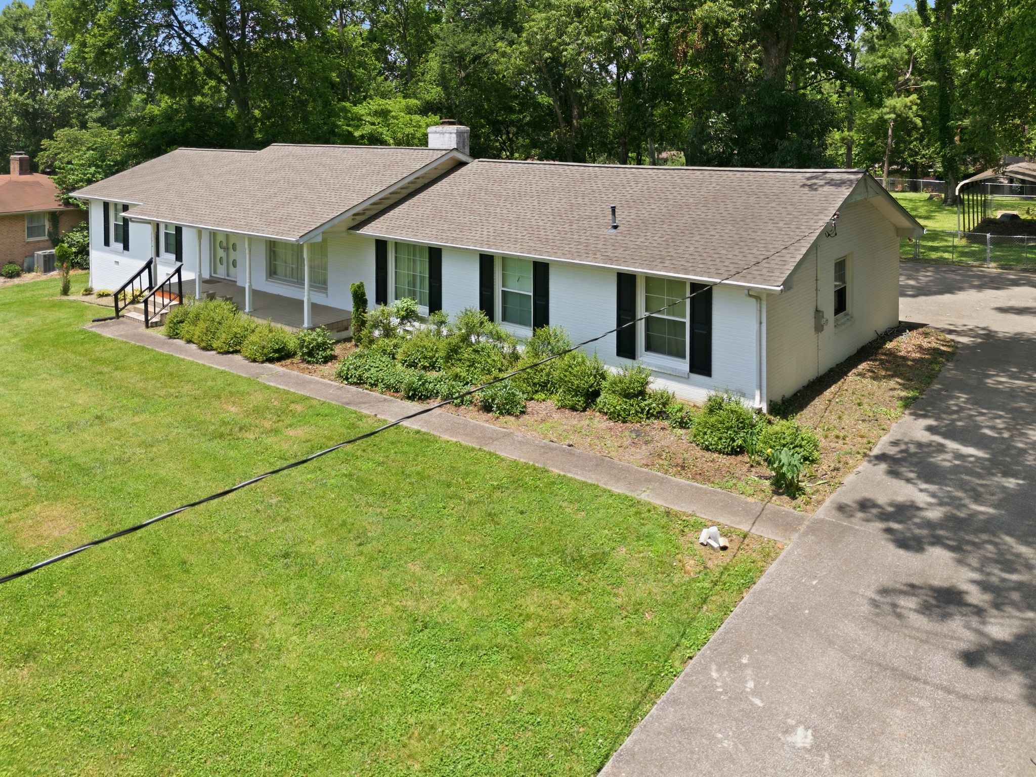 208 Lake Terrace Dr, Hendersonville, TN 37075