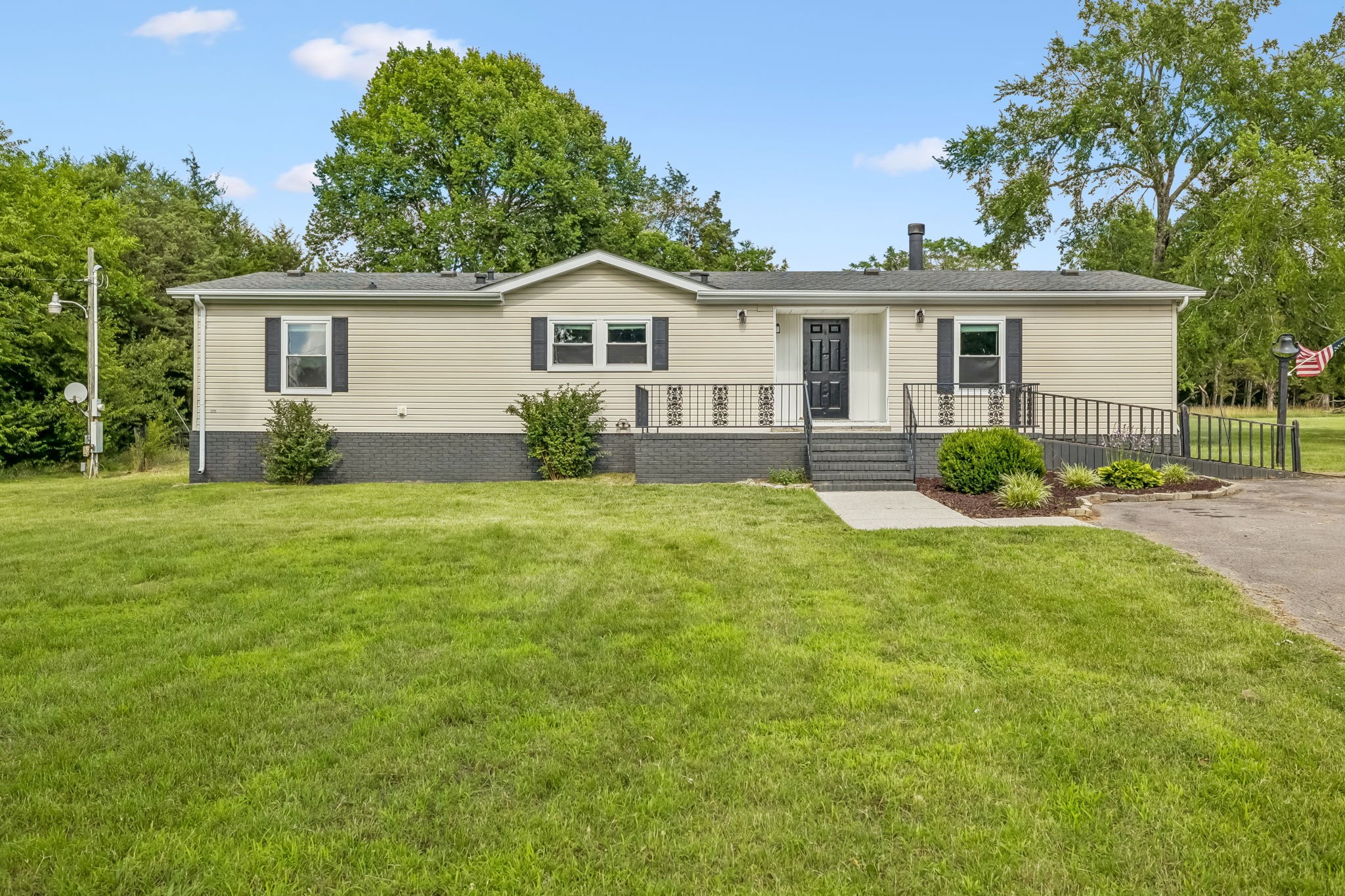 4407 S Mount Juliet Rd, Hermitage, TN 37076