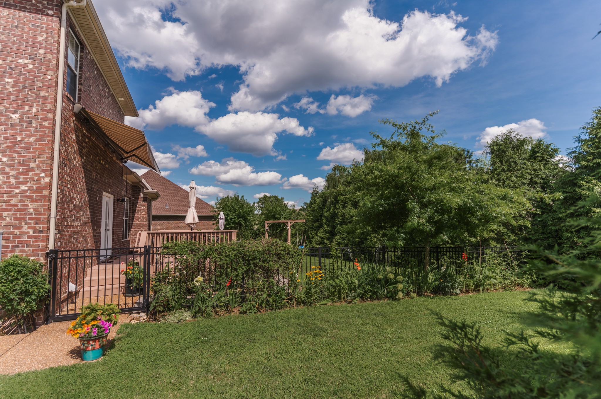 1055 Sierra Gorda Dr, Gallatin, TN 37066
