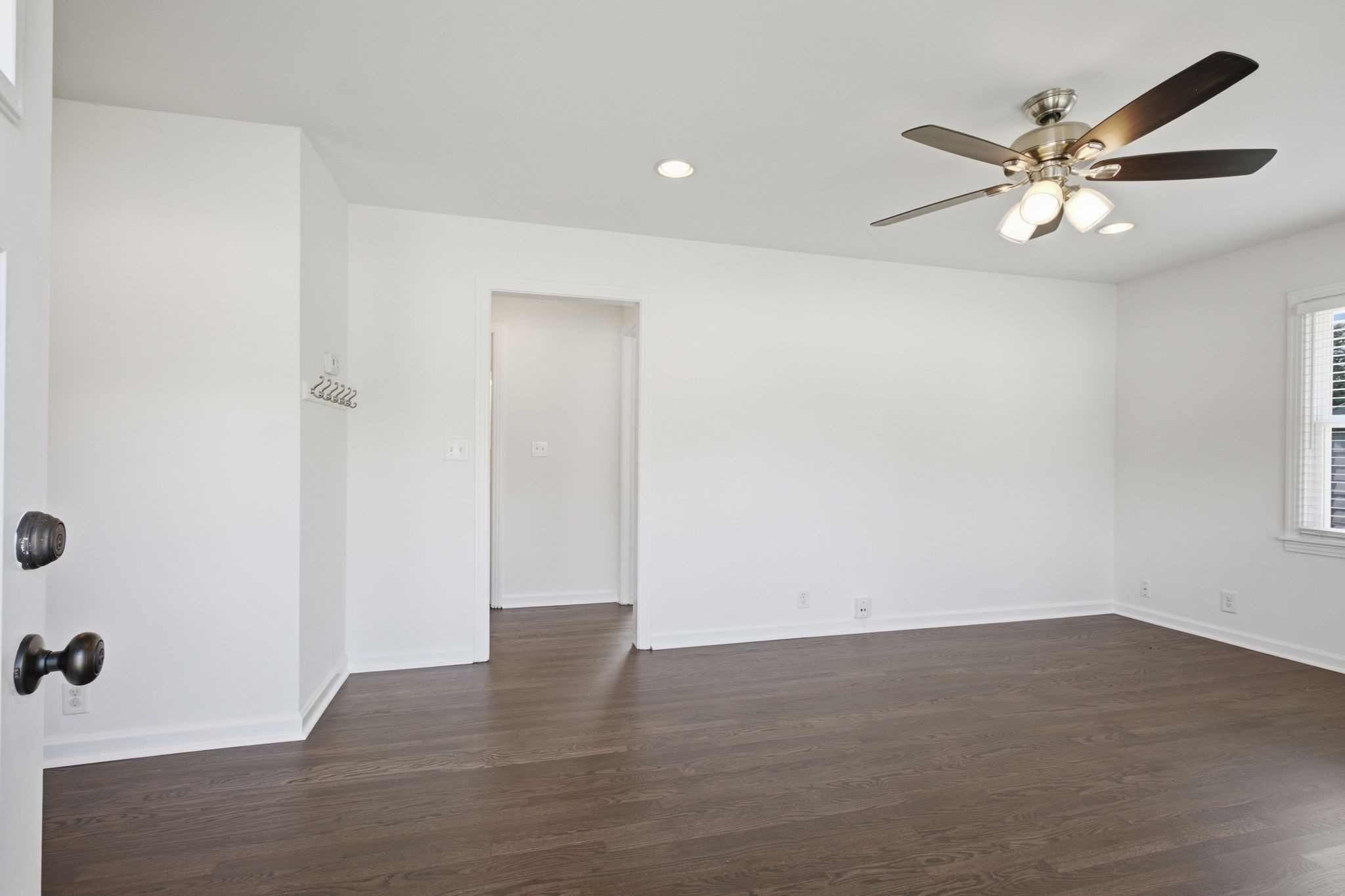825 Spencer Ave, Gallatin, TN 37066
