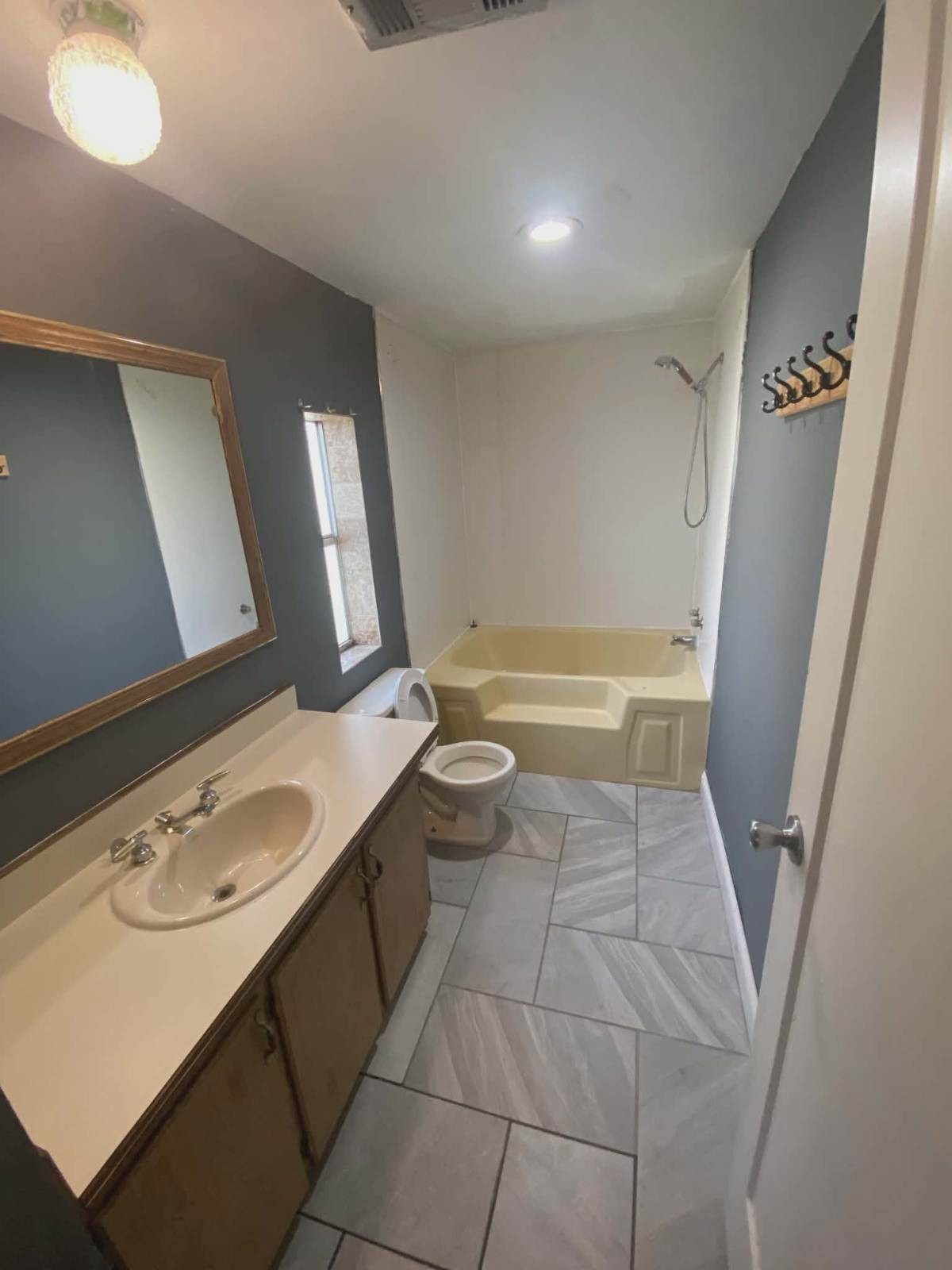 1017 Poplar Ridge Rd, Chapmansboro, TN 37035