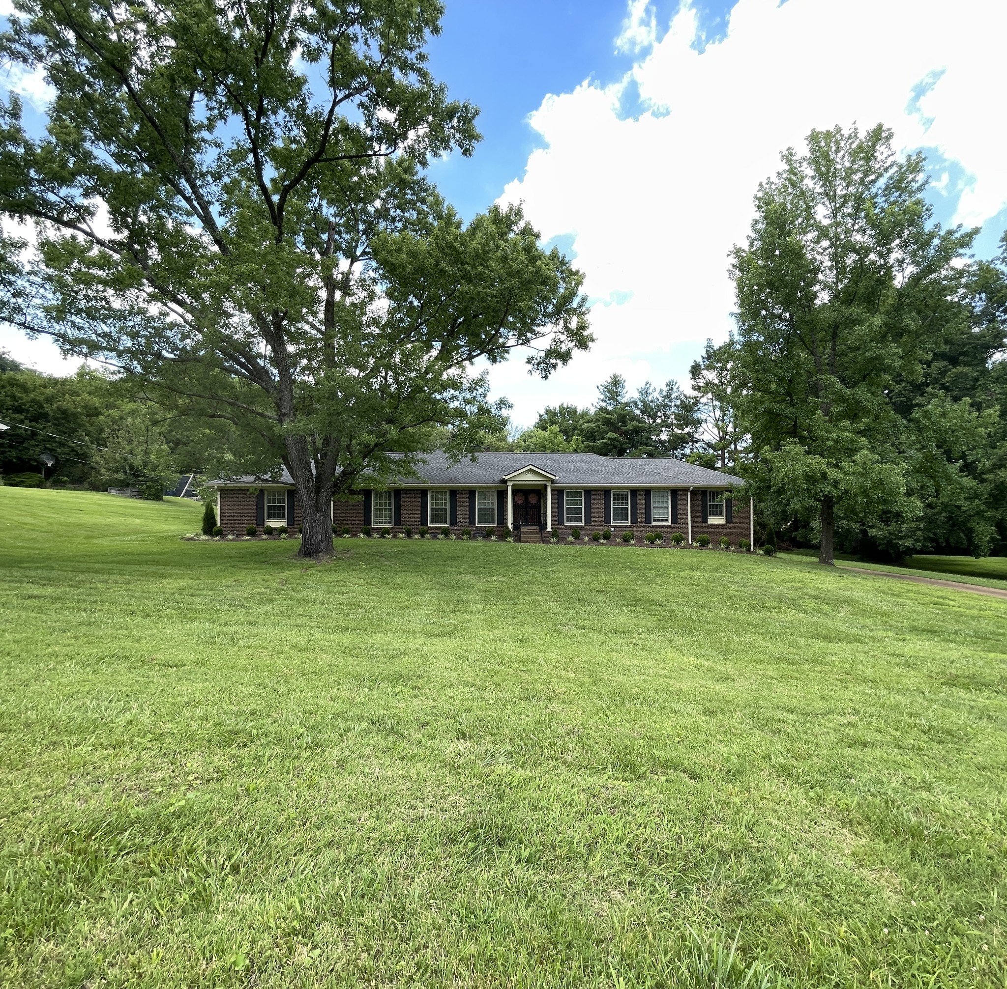 1004 Highland Rd, Brentwood, TN 37027