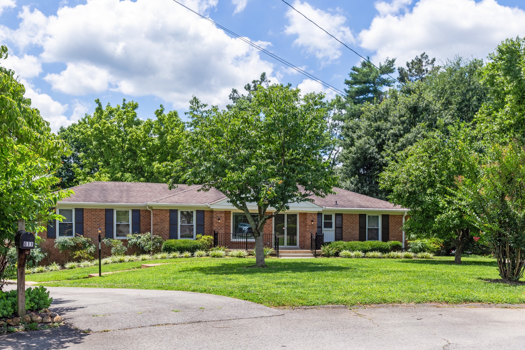 611 Iron Gate Ct, Nashville, TN 37221