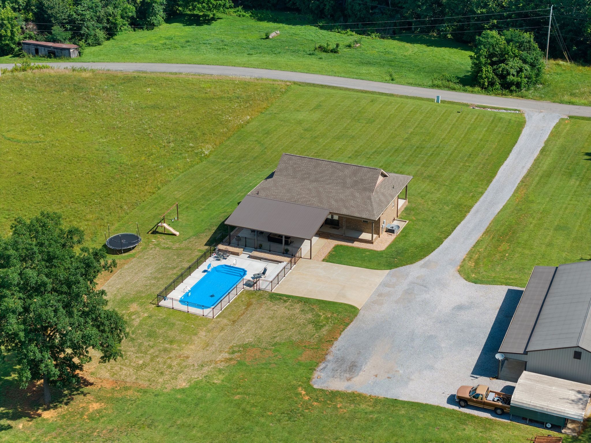 5812 Campbell Rd, Cross Plains, TN 37049