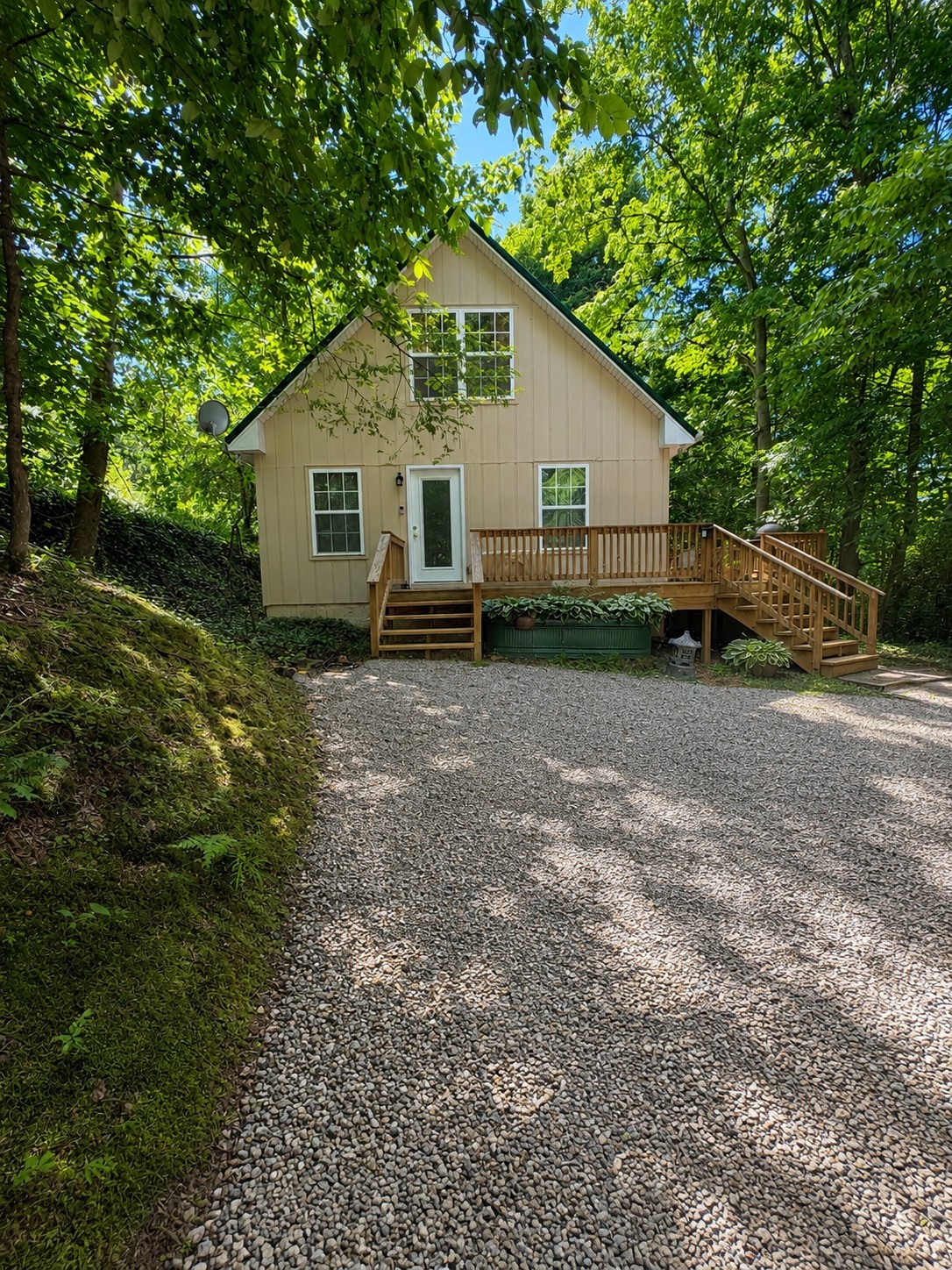 725 Calvert Ridge Rd, Westmoreland, TN 37186