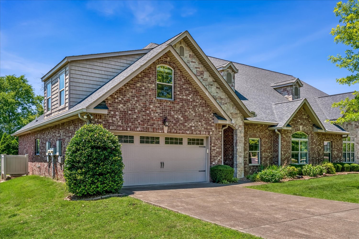 112 Silverstone Ln, Hermitage, TN 37076