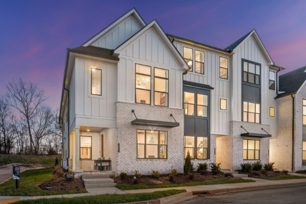 2096 Conductor Ln, Thompsons Station, TN 37179