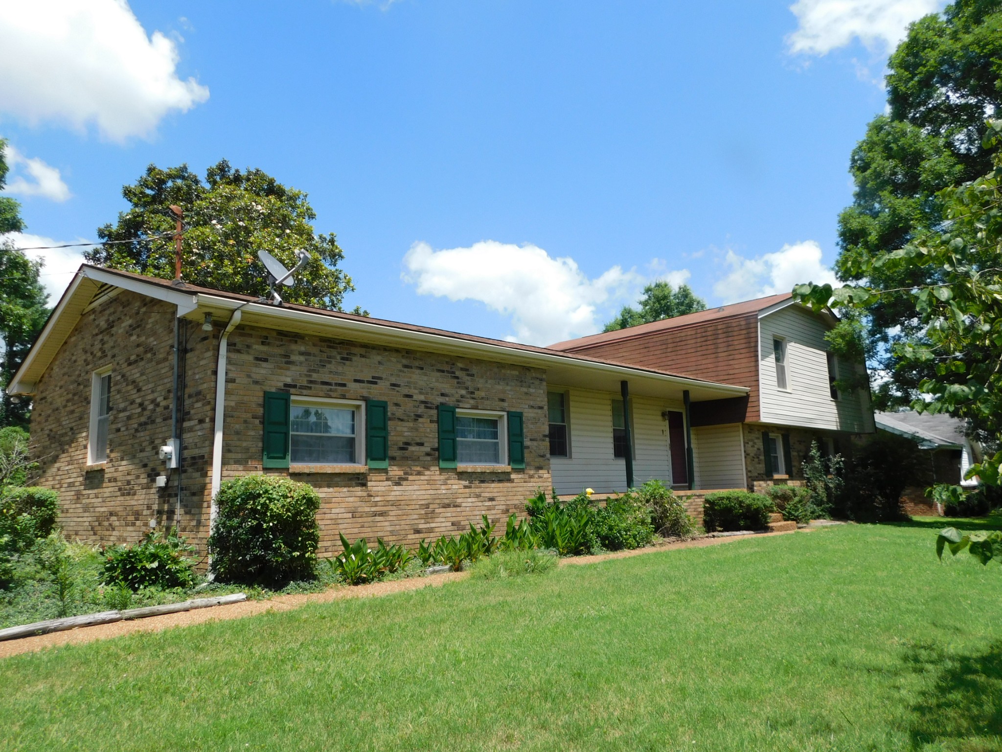 319 Harsh Ln, Castalian Springs, TN 37031