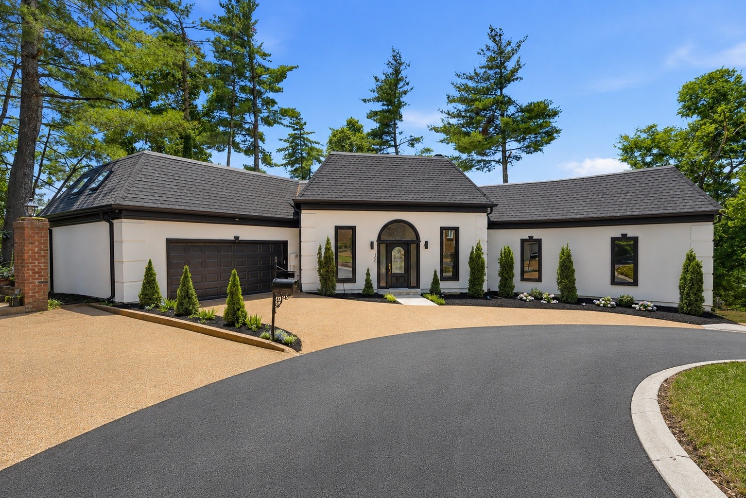 105 Burlington Ct, Nashville, TN 37215