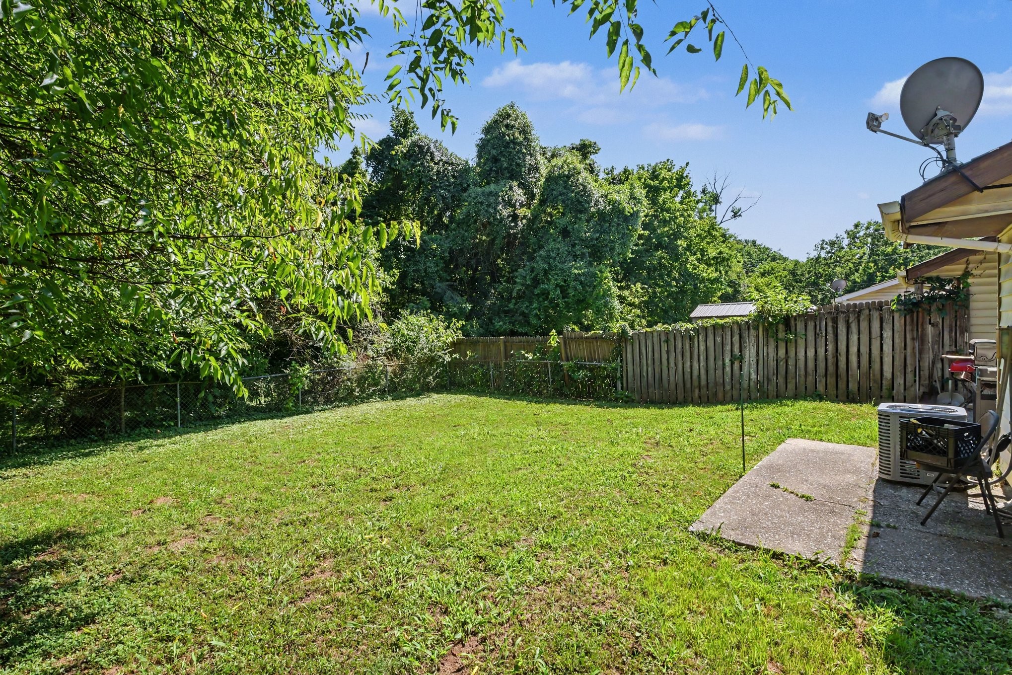 821 Netherlands Dr, Hermitage, TN 37076