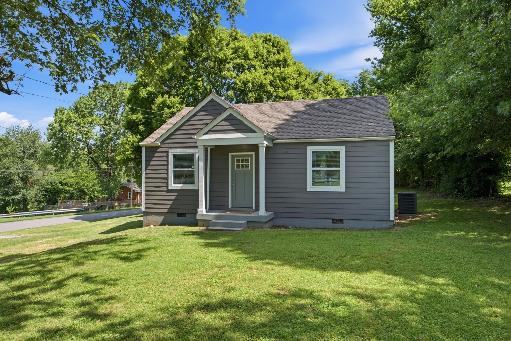 80 Peachtree St, Nashville, TN 37210