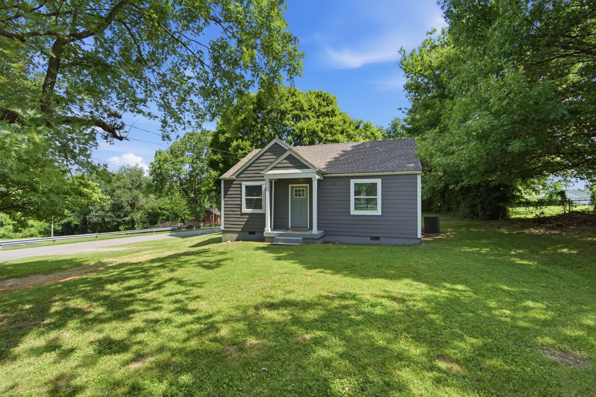 80 Peachtree St, Nashville, TN 37210
