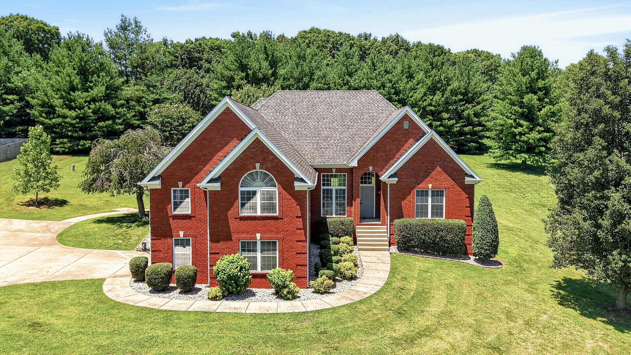 2011 Bryans Park Ct, Springfield, TN 37172