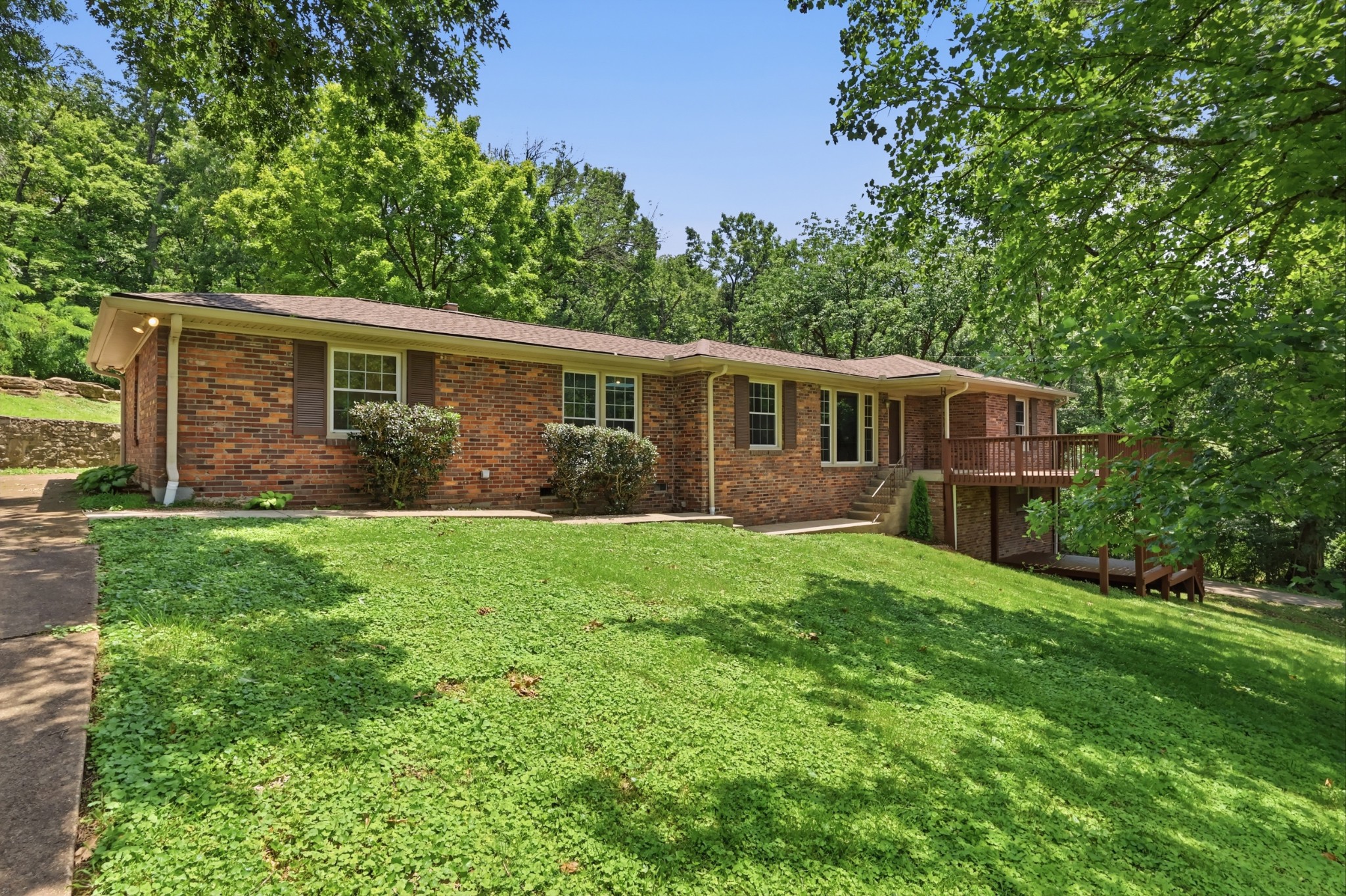 600 Vanoke Dr, Madison, TN 37115