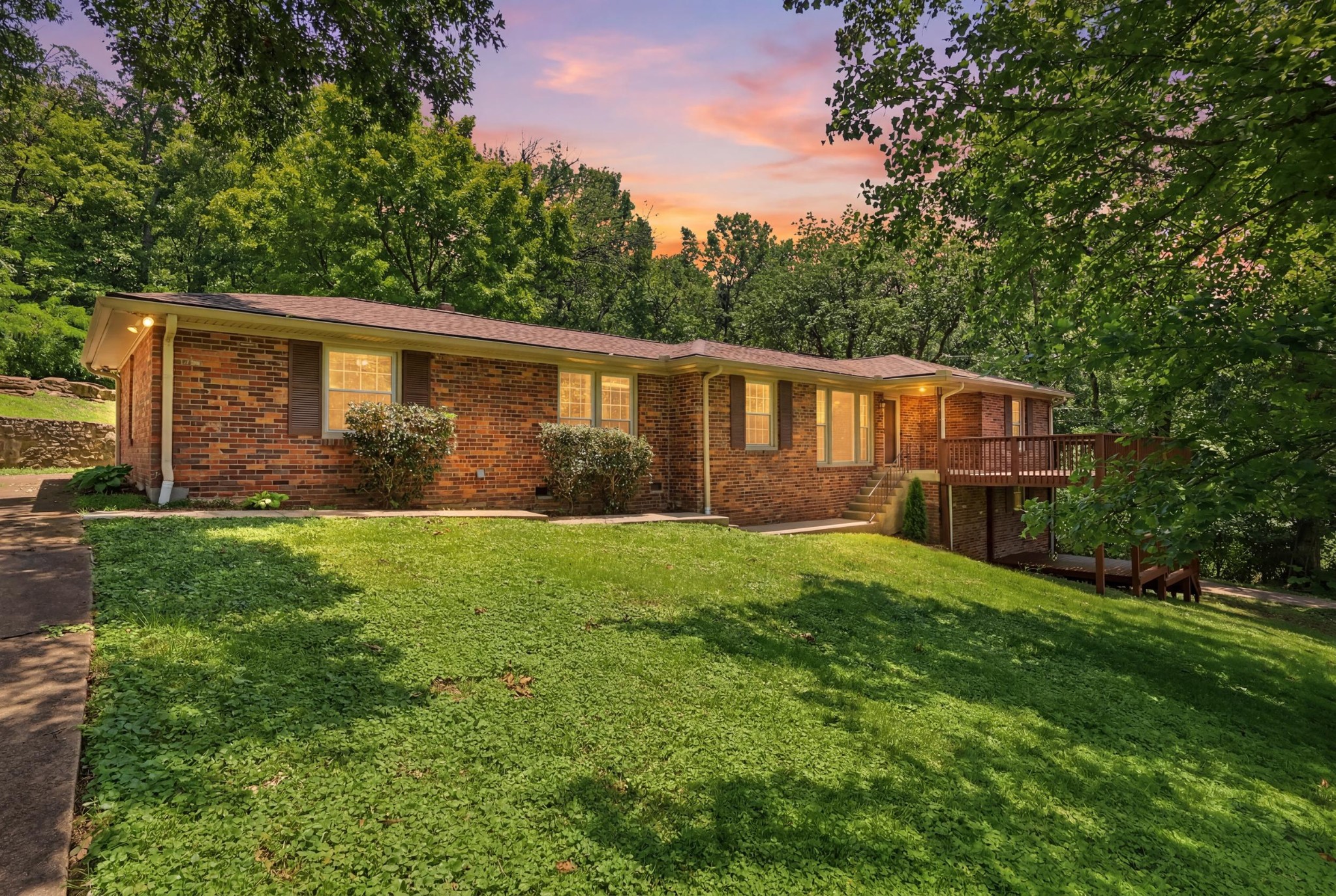 600 Vanoke Dr, Madison, TN 37115
