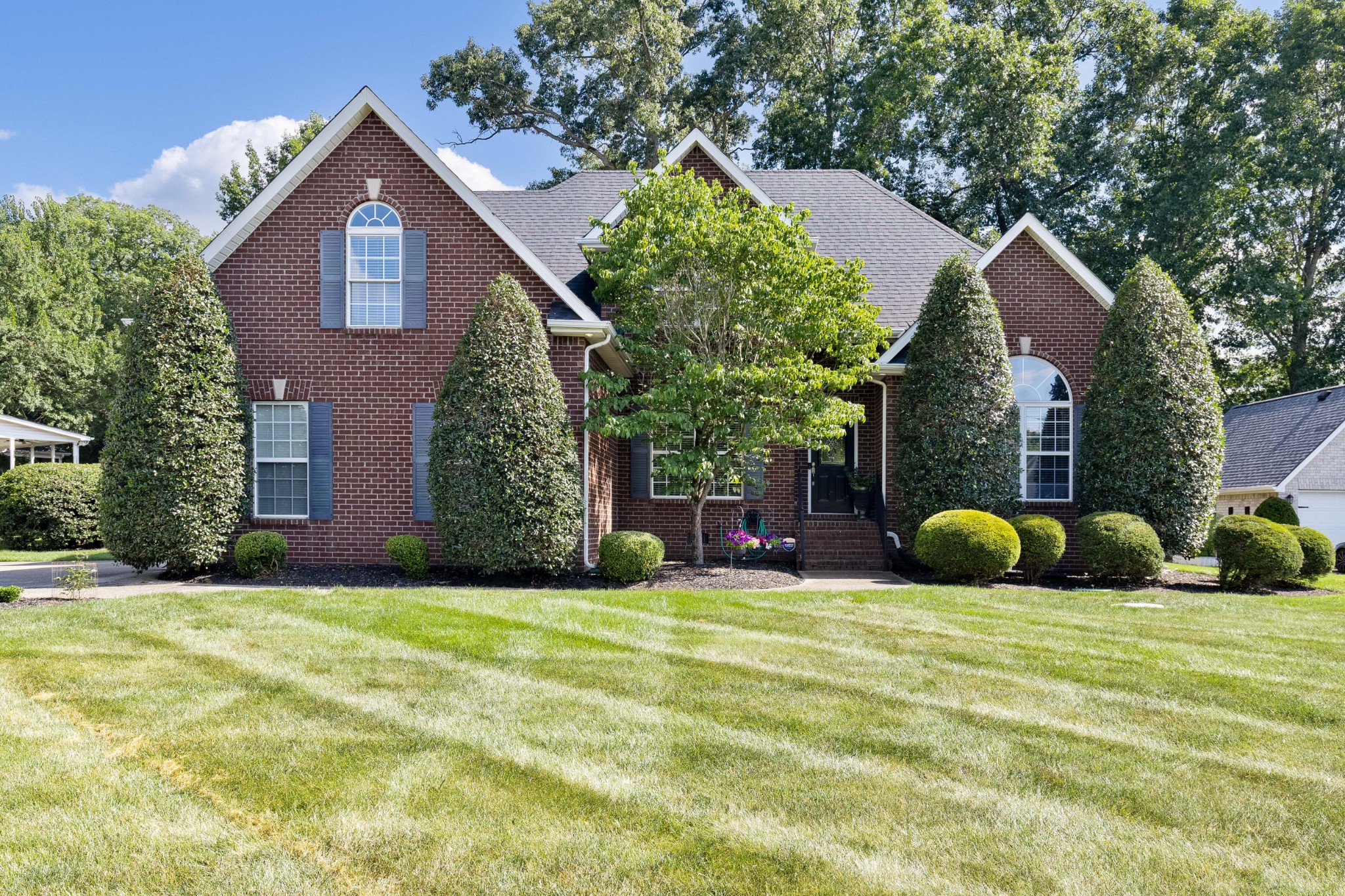 1316 Lunar Dr, Murfreesboro, TN 37129