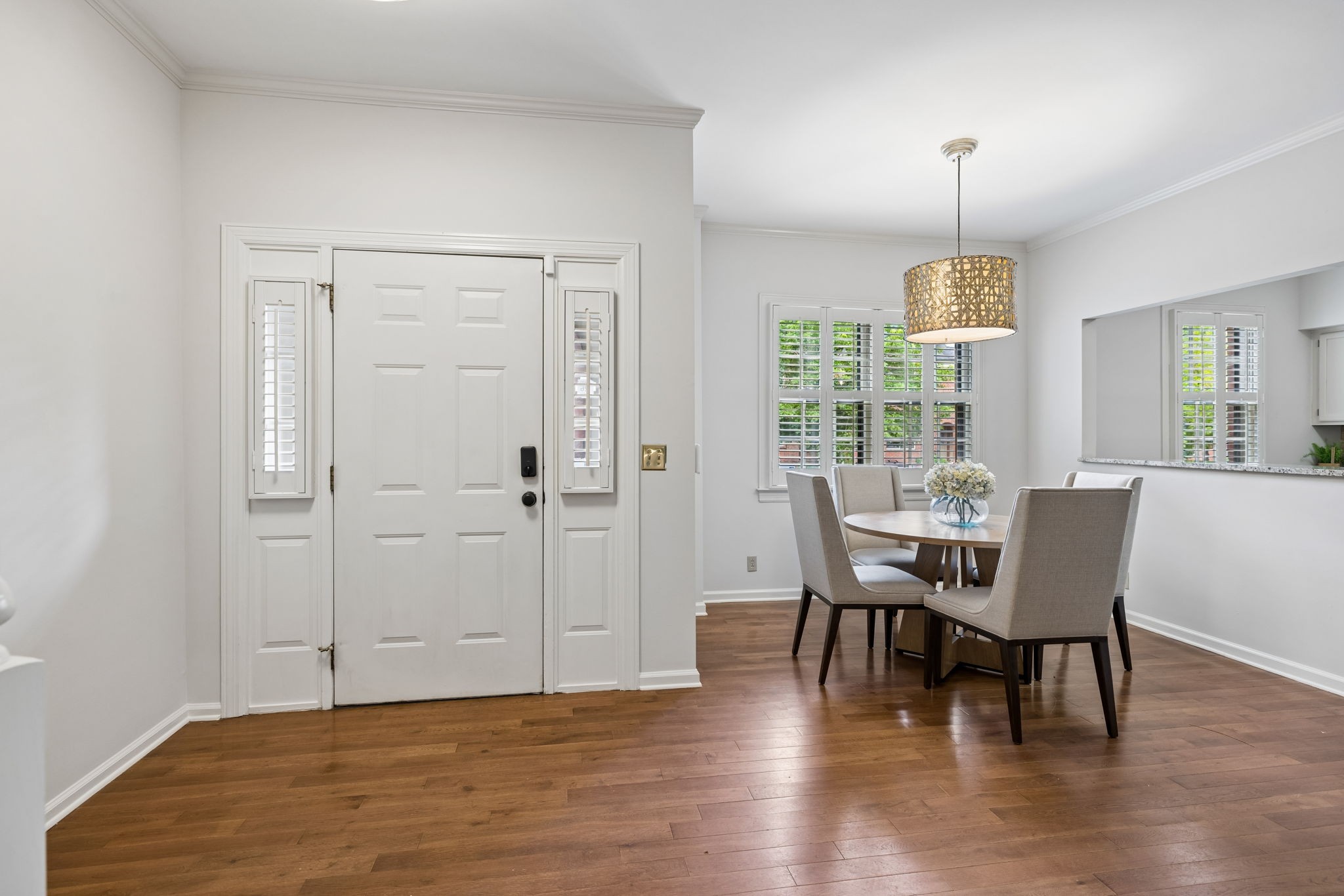 220 Westchase Dr, Nashville, TN 37205