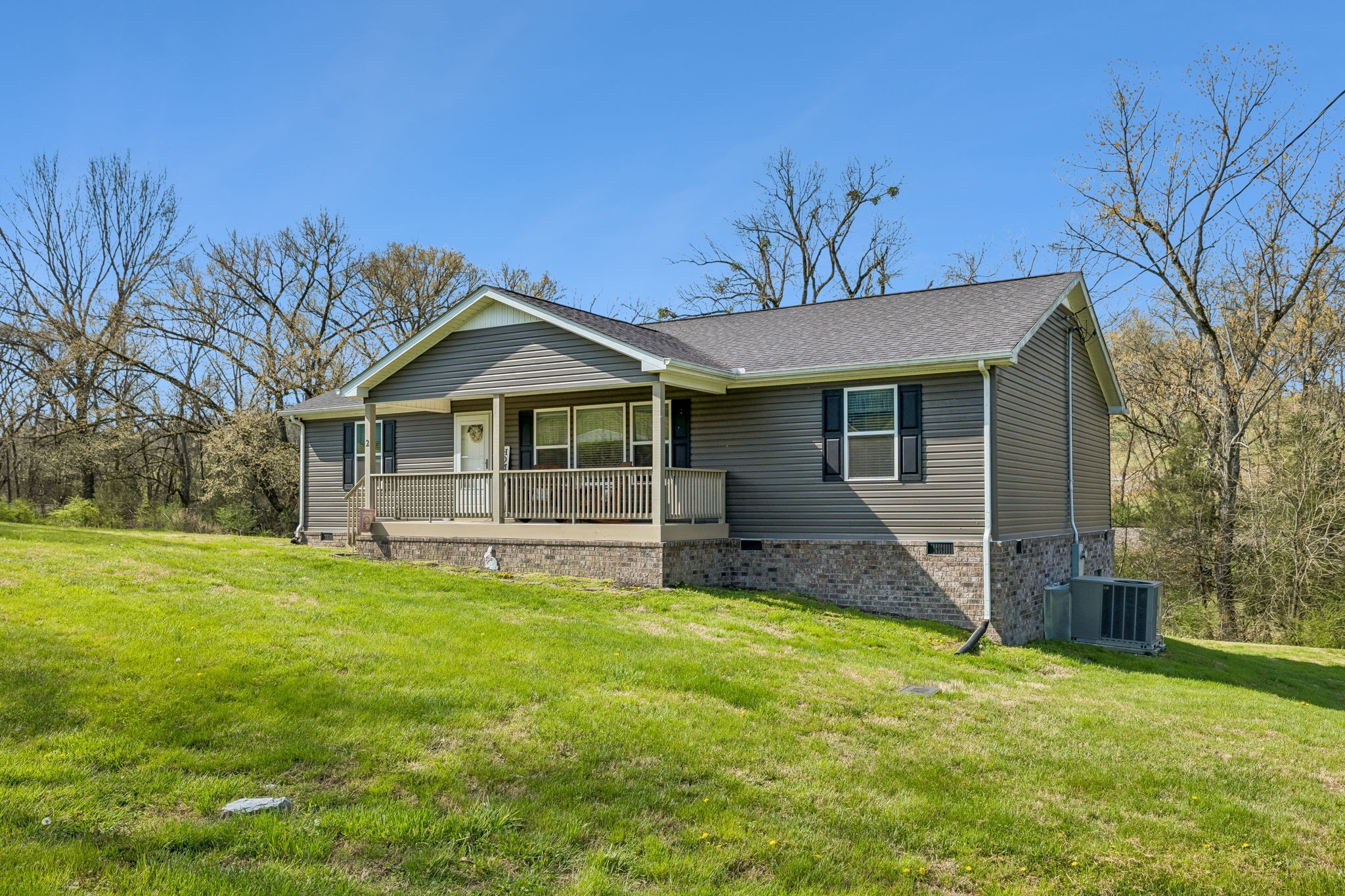 2 Hickman Creek Rd N, Hickman, TN 38567