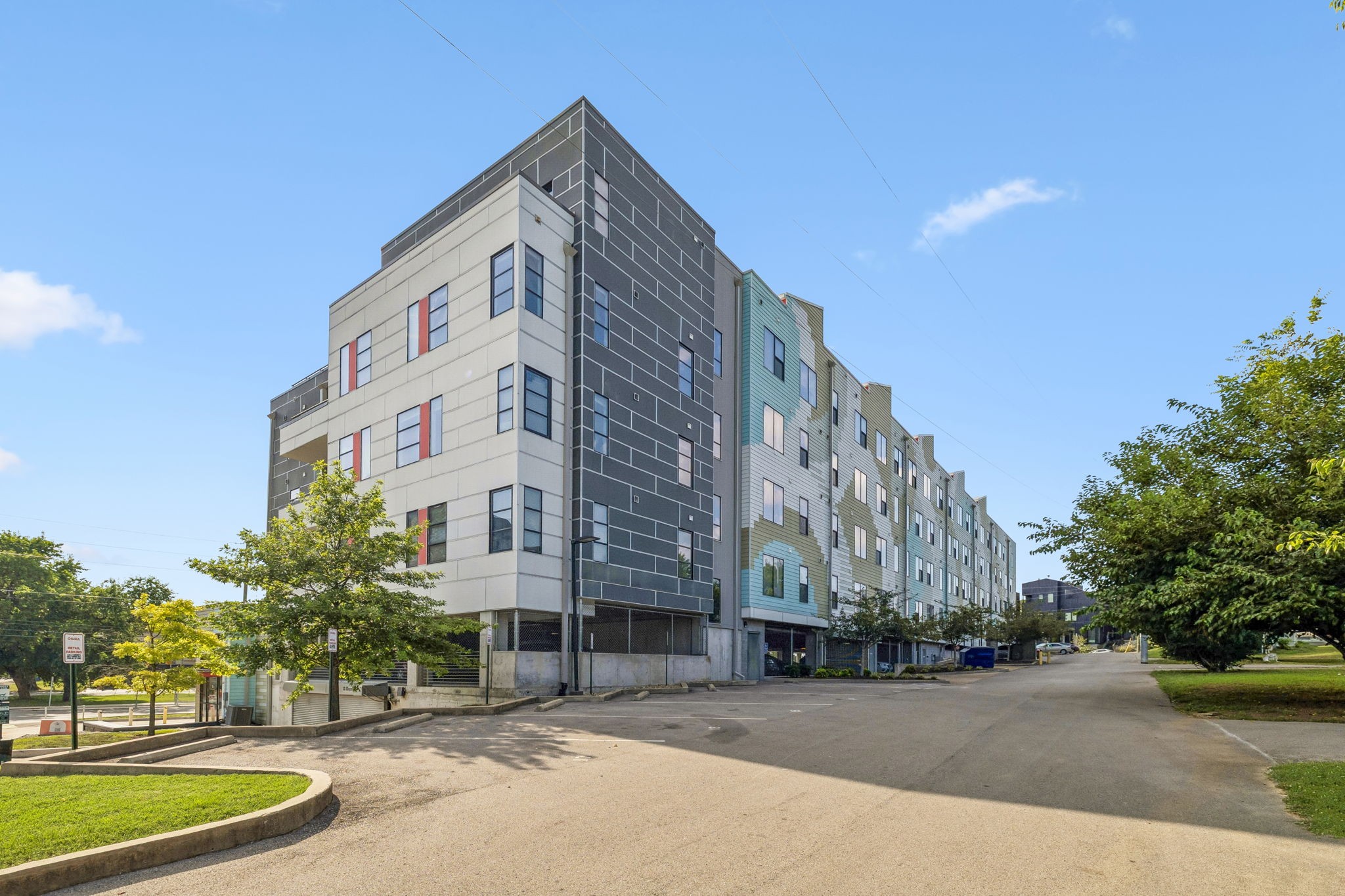1900 12th Ave S #215, Nashville, TN 37203