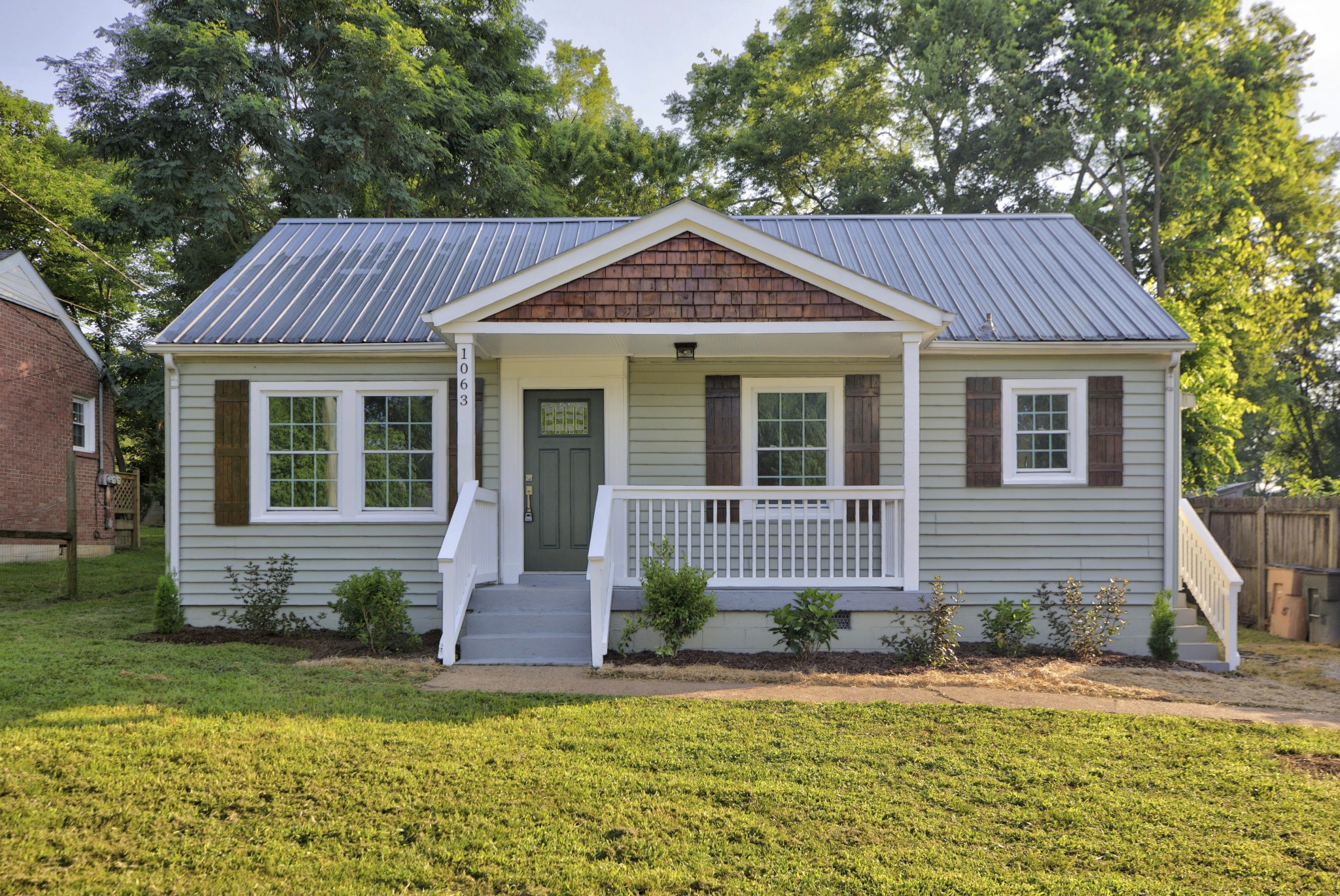 1063 Horseshoe Dr, Nashville, TN 37216