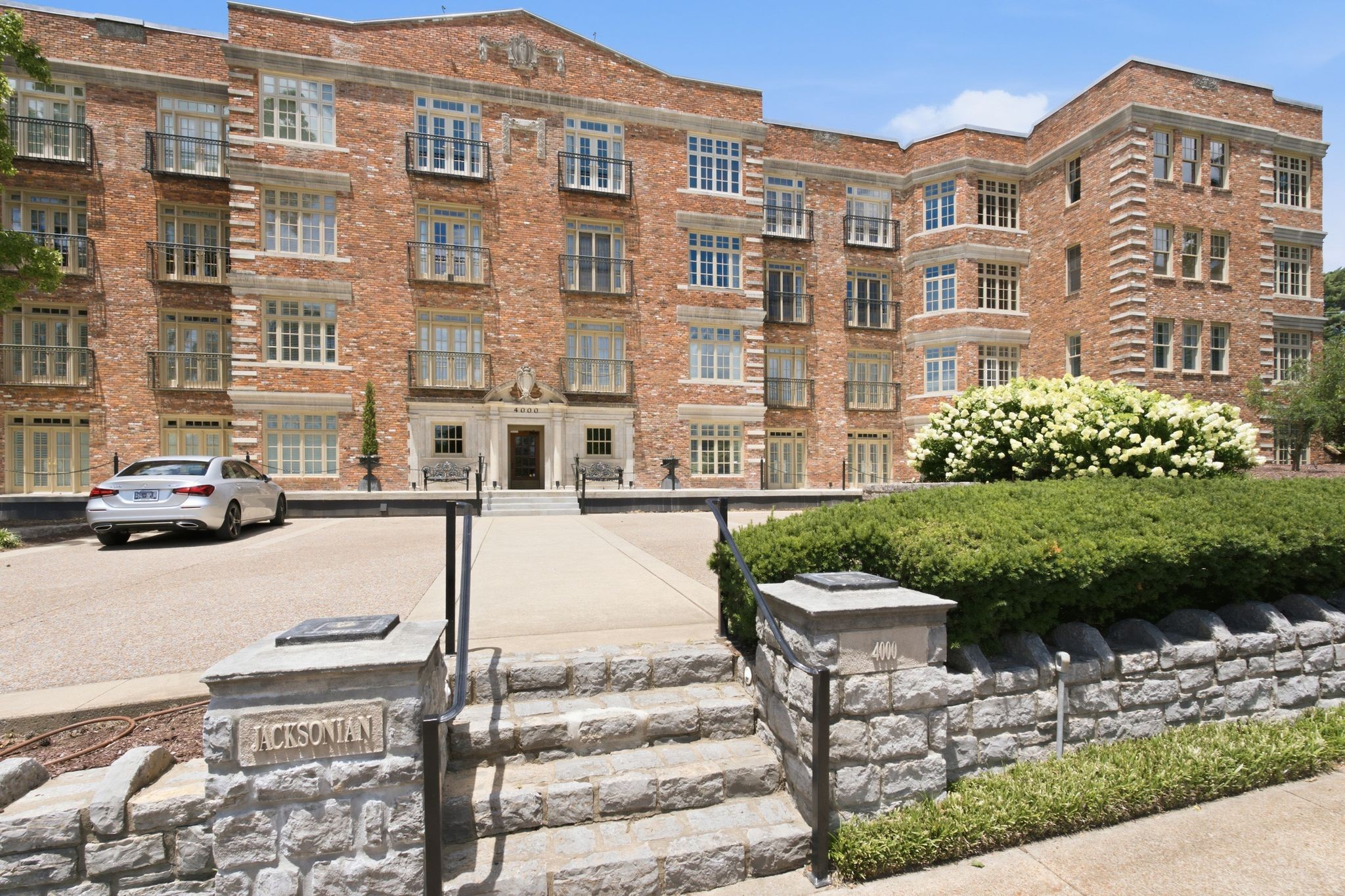 4000 West End Ave #101, Nashville, TN 37205