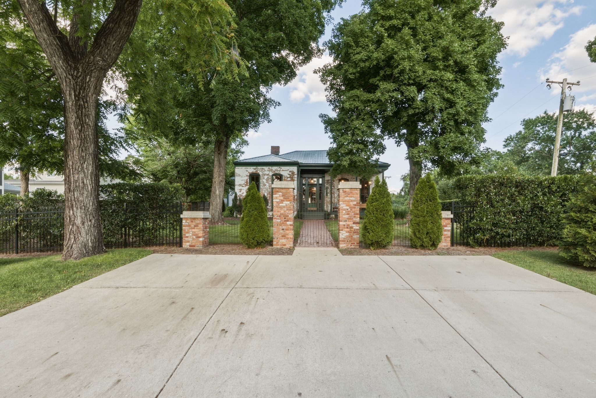 909 Manila Ave, Nashville, TN 37206