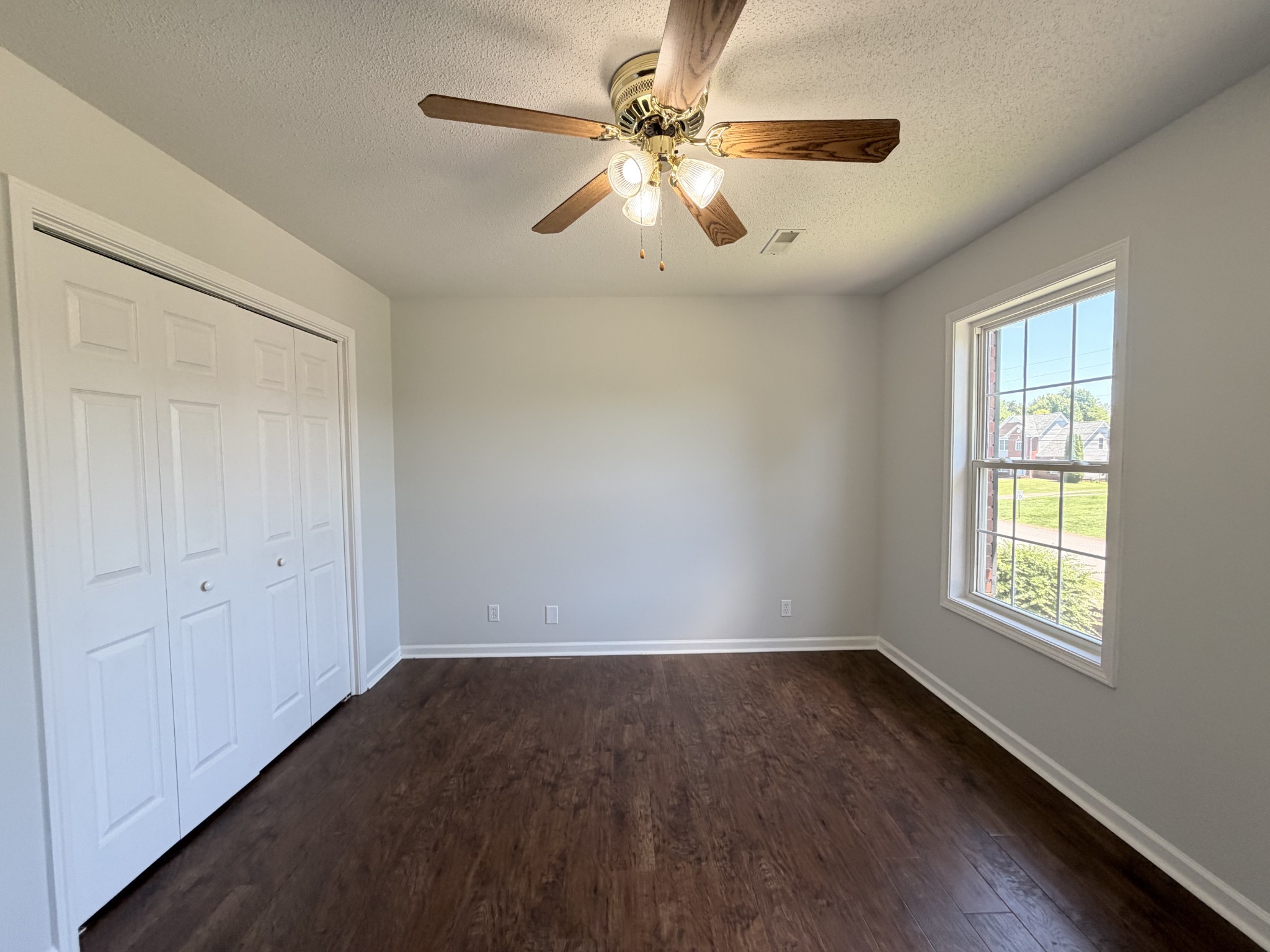 303 Paragon Mills Rd, Nashville, TN 37211