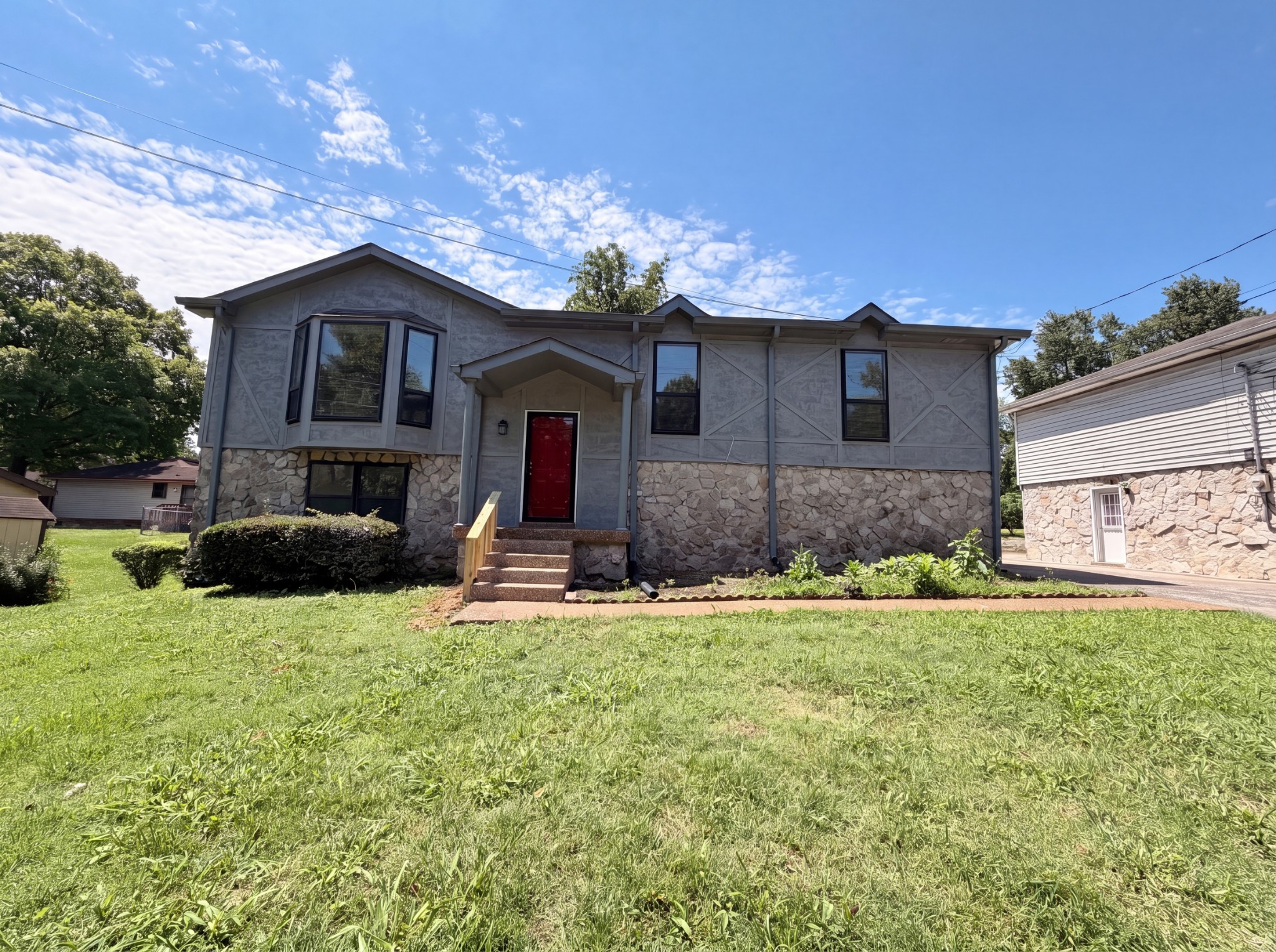 303 Paragon Mills Rd, Nashville, TN 37211