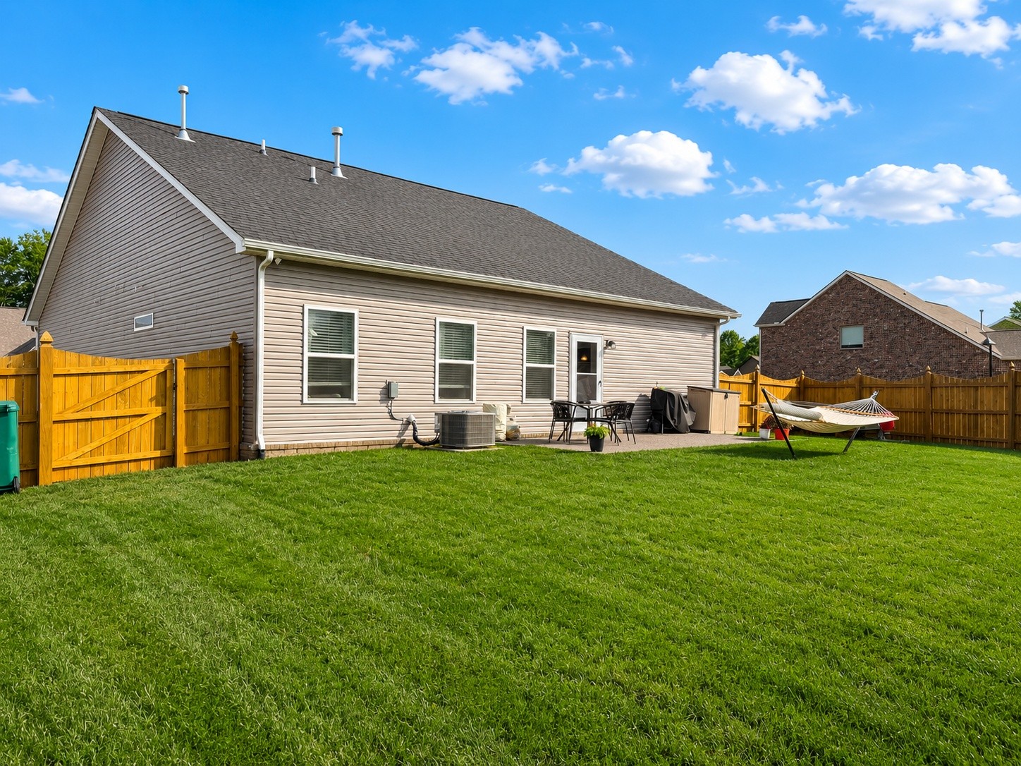 131 Crabourne Dr, White House, TN 37188