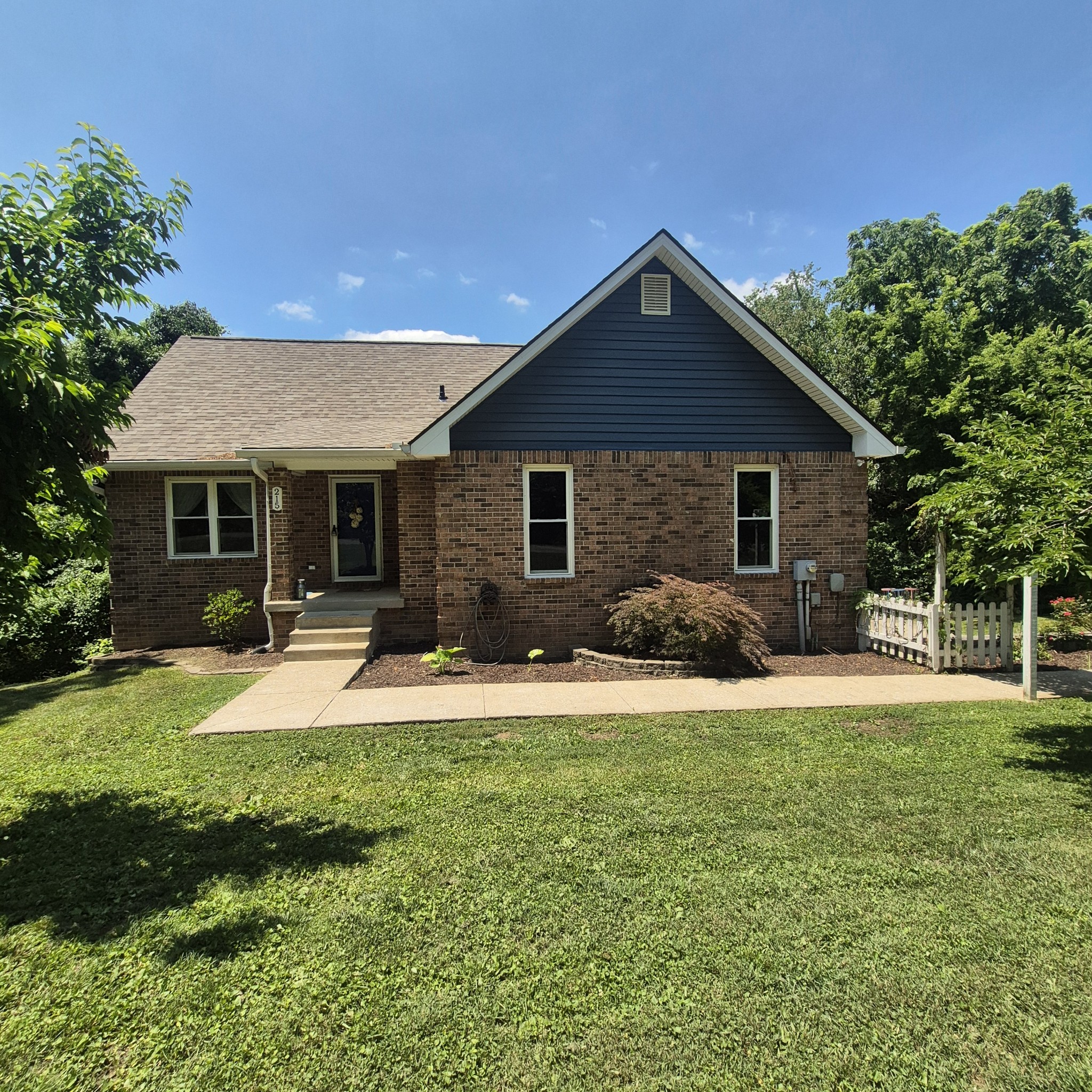 215 April Dr, Old Hickory, TN 37138