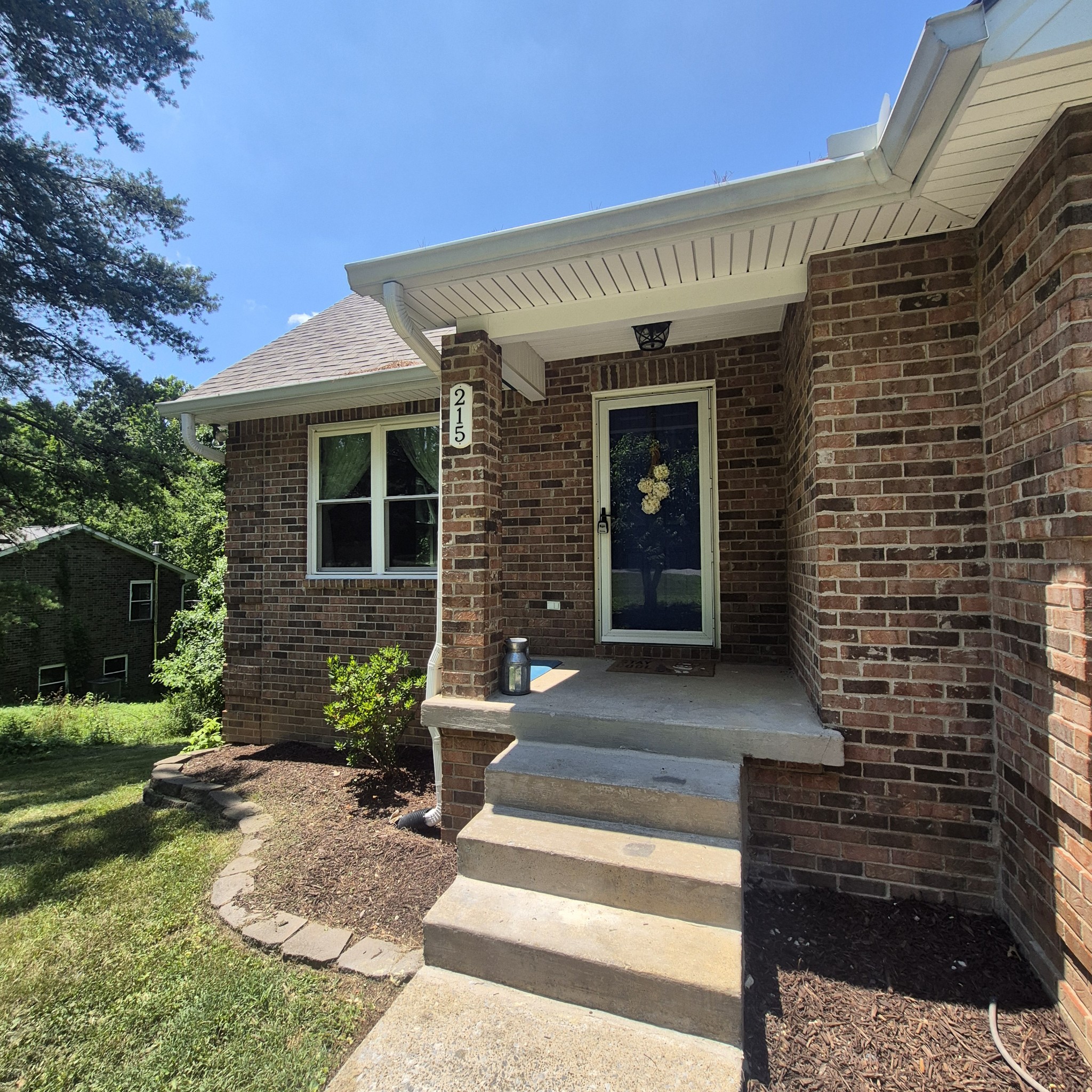 215 April Dr, Old Hickory, TN 37138