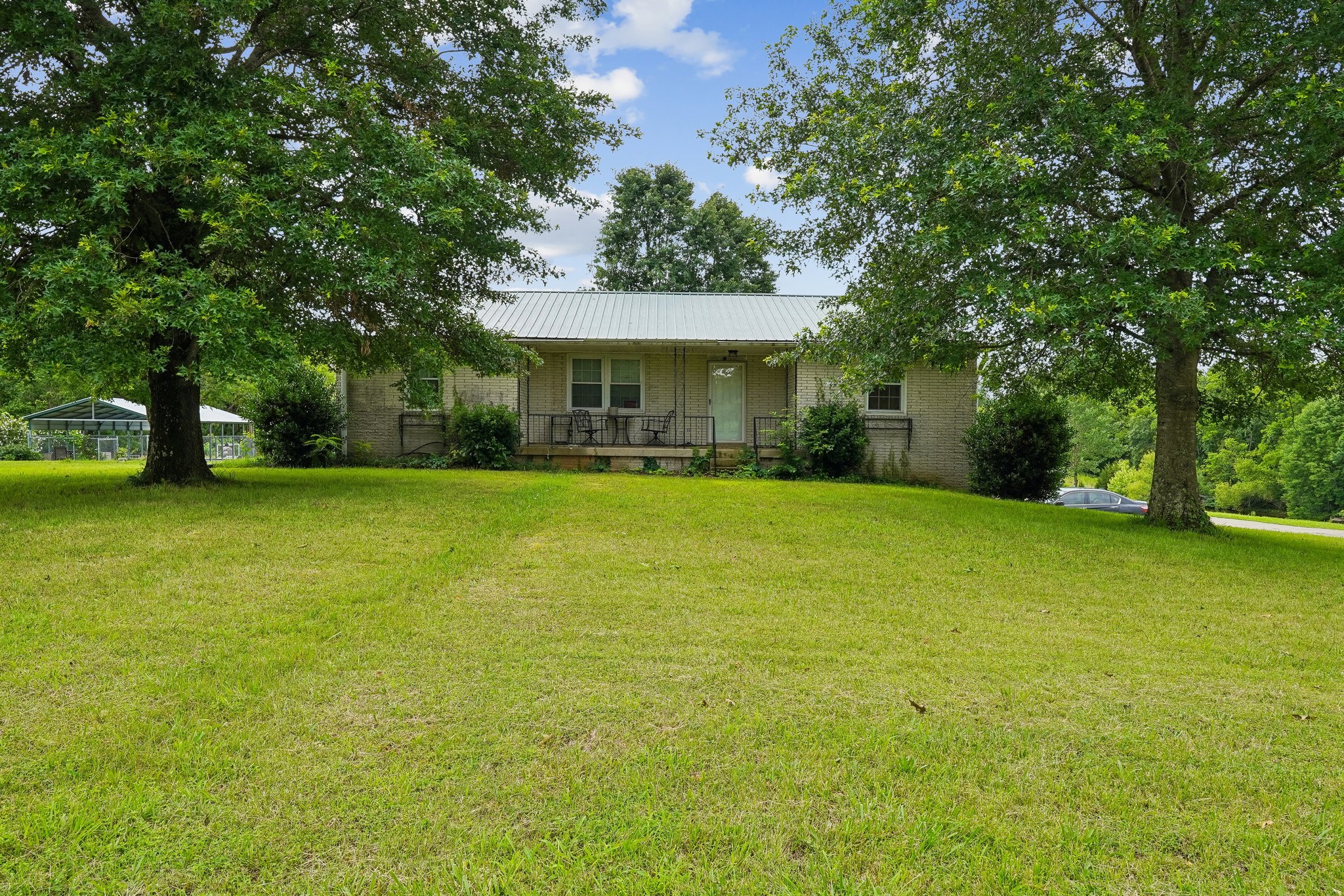 2165 Petty Rd, Charlotte, TN 37036