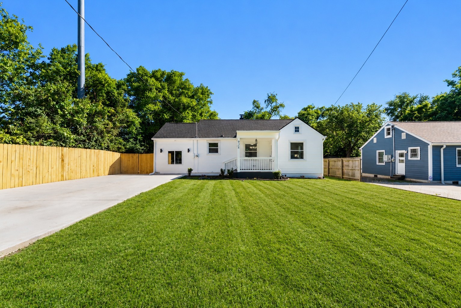928 Chickasaw Ave, Nashville, TN 37207