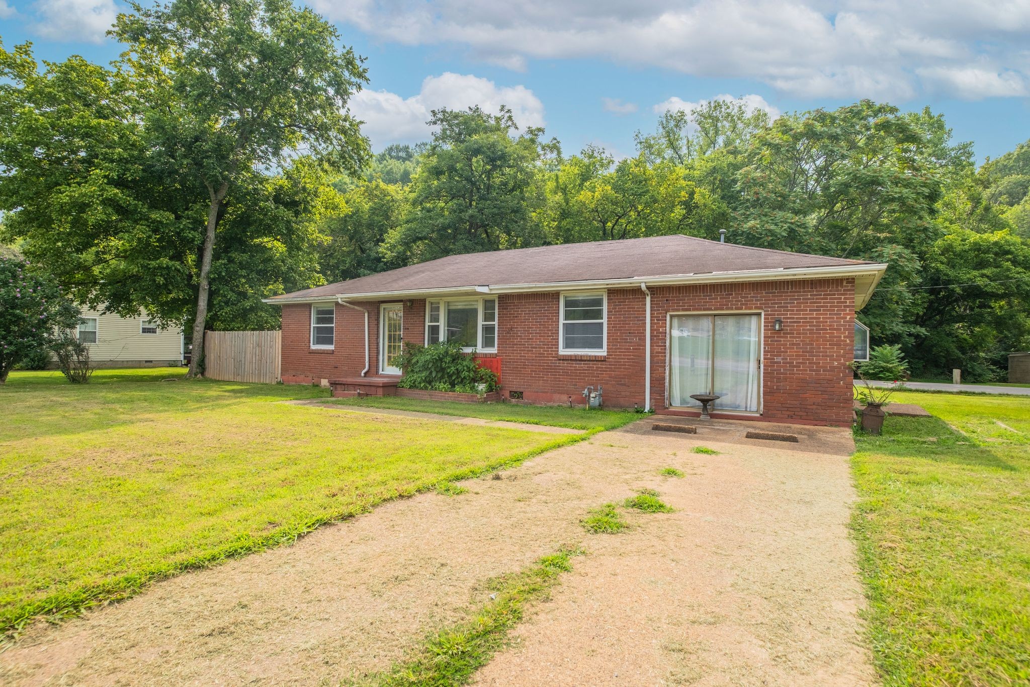 1329 Louisville Hwy, Goodlettsville, TN 37072