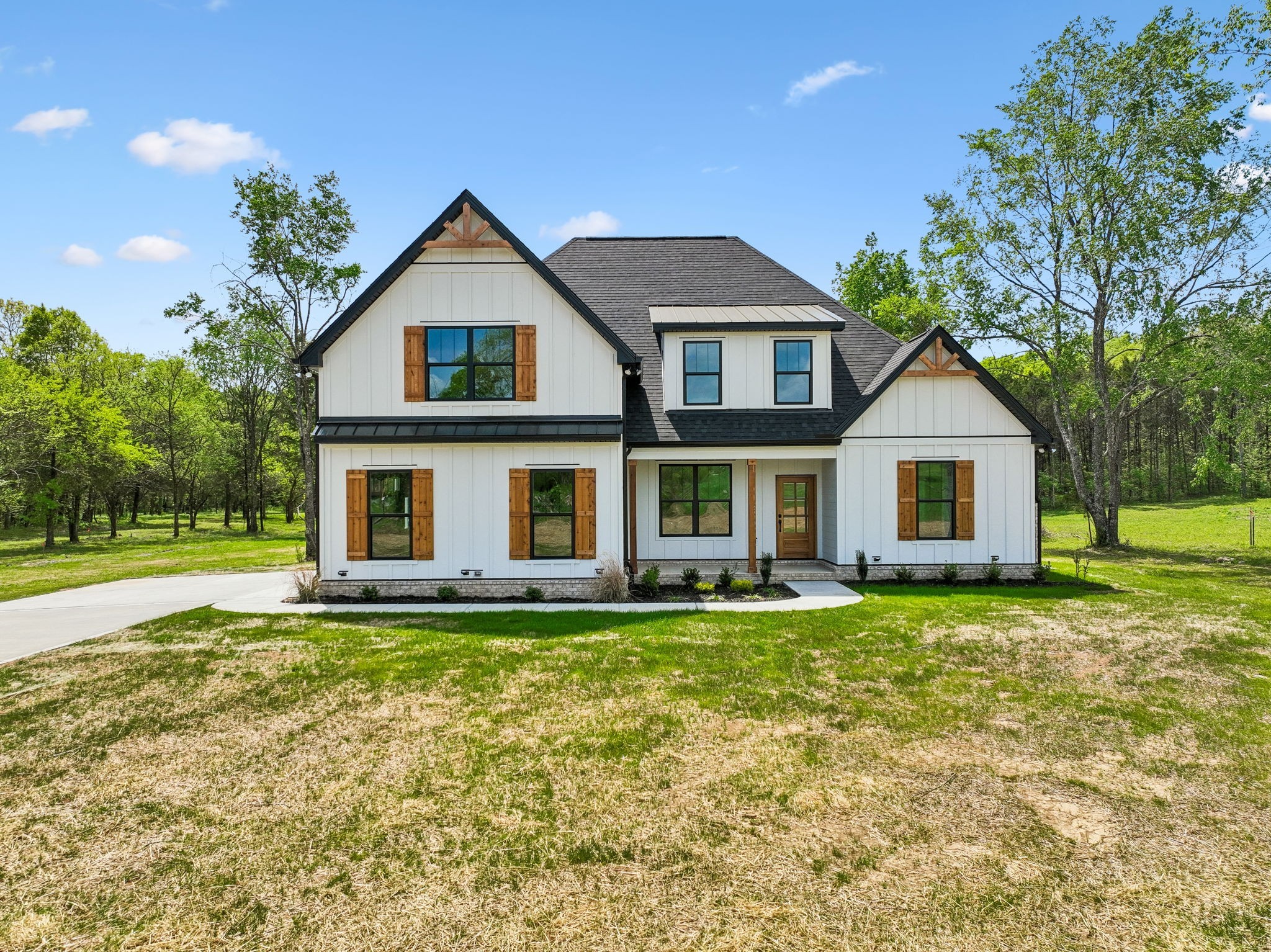 1990 Chicken Rd, Lebanon, TN 37090