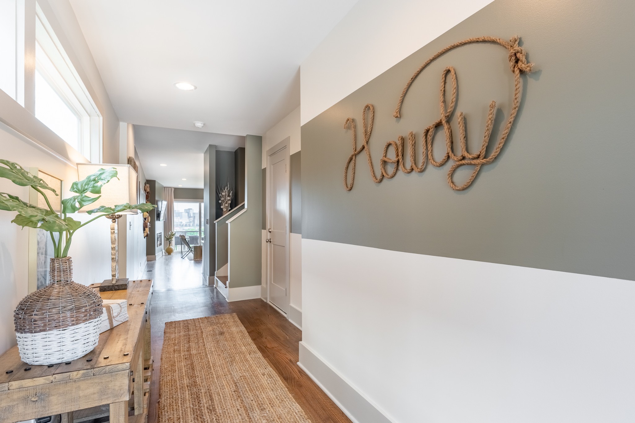 20 Fern Ave, Nashville, TN 37207