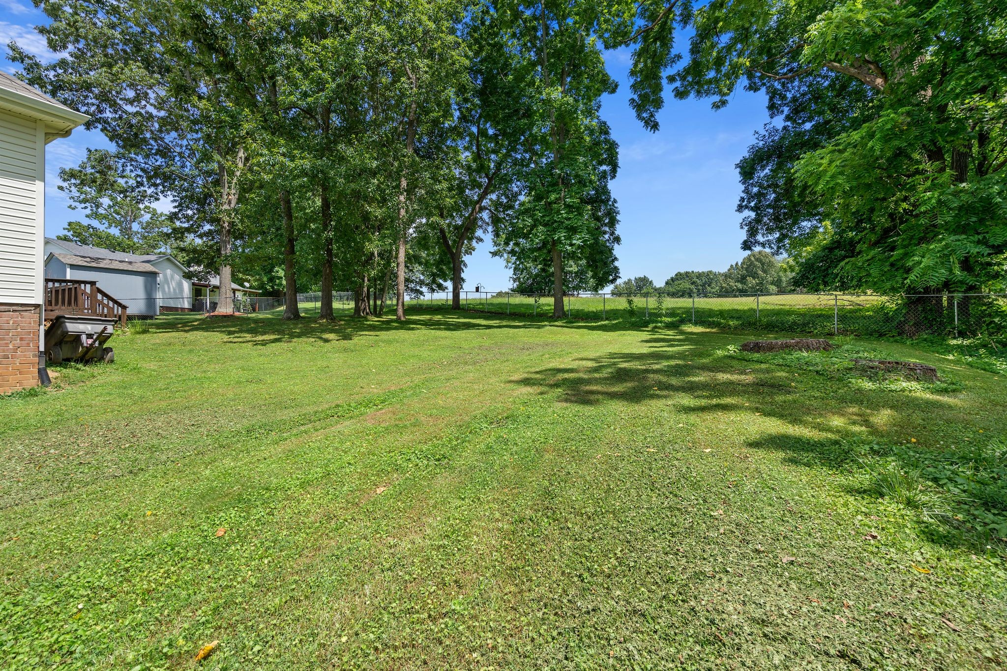207 S Aztec Dr, White House, TN 37188