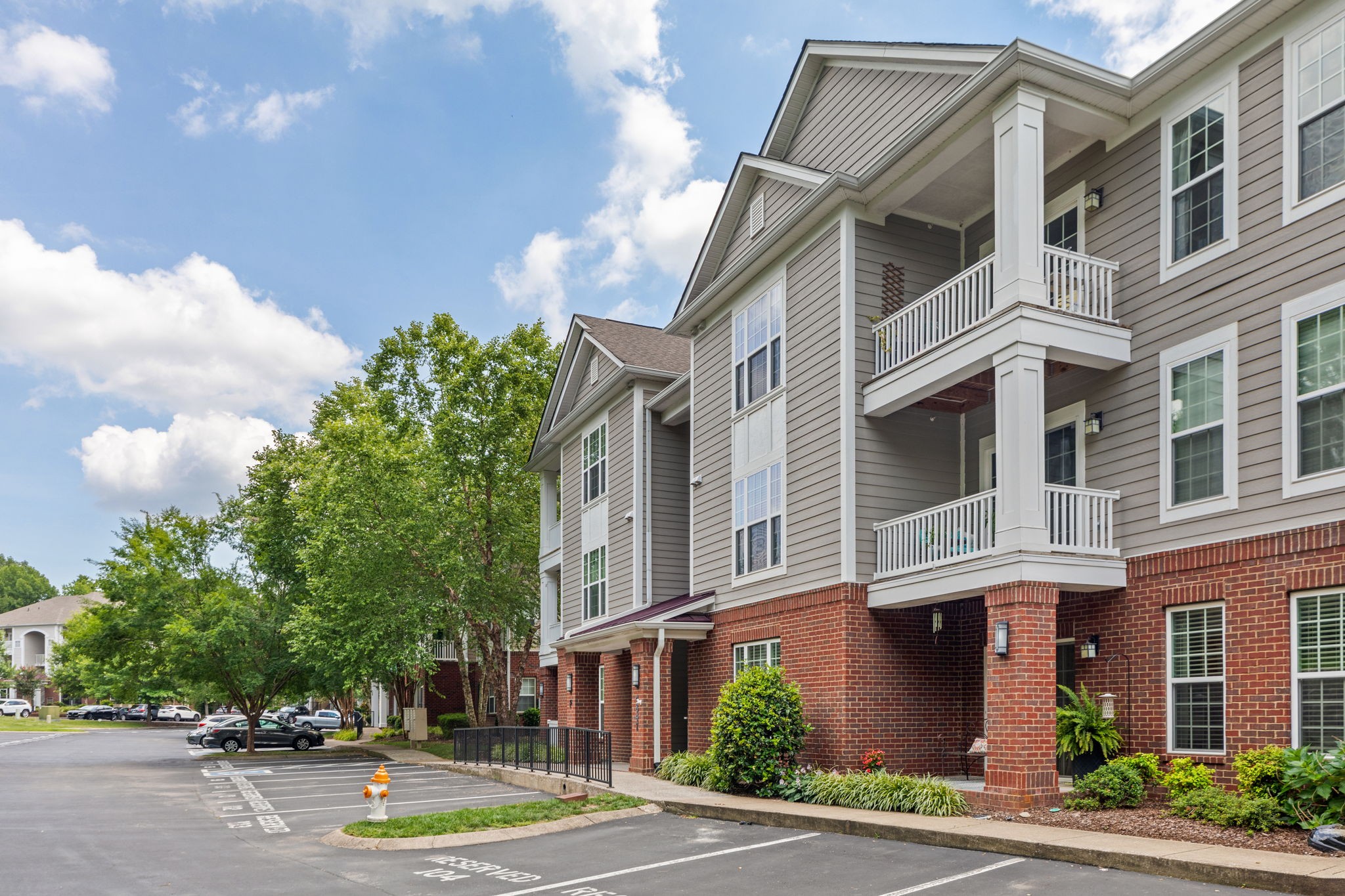4847 Bevendean Dr #4, Nashville, TN 37211