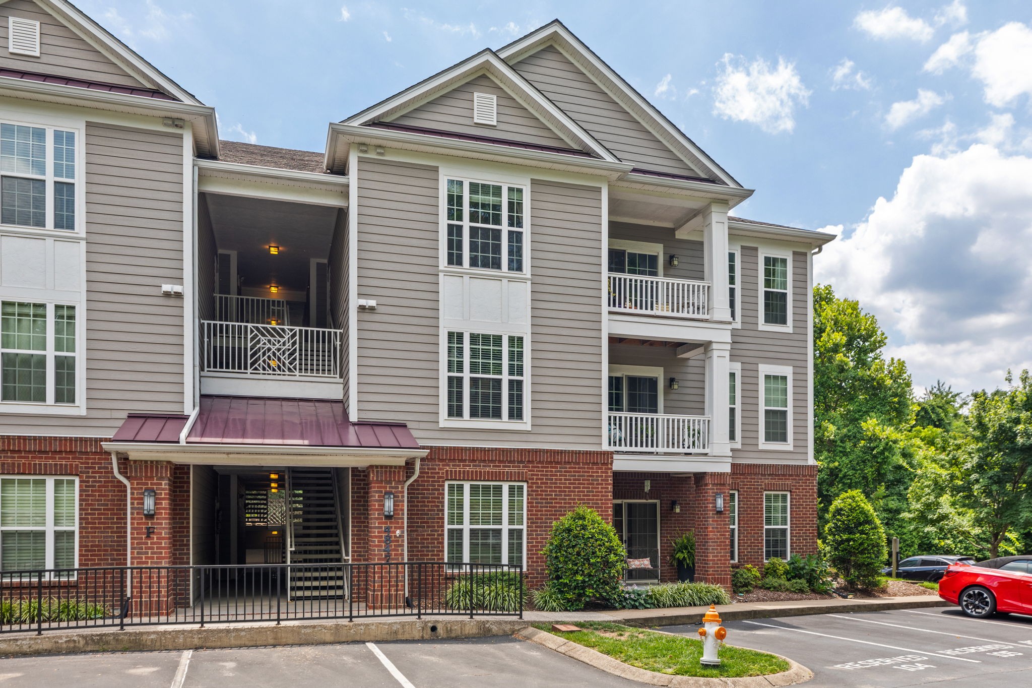 4847 Bevendean Dr #4, Nashville, TN 37211