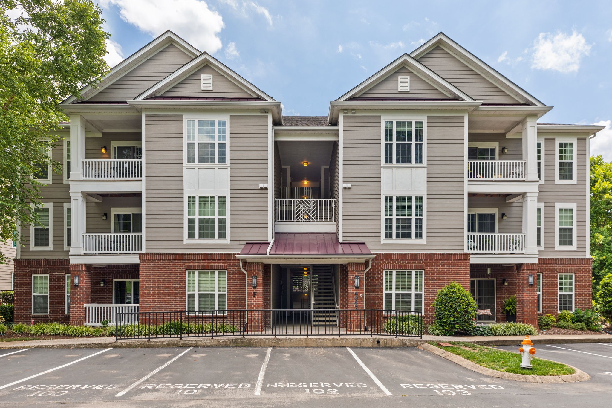 4847 Bevendean Dr #4, Nashville, TN 37211