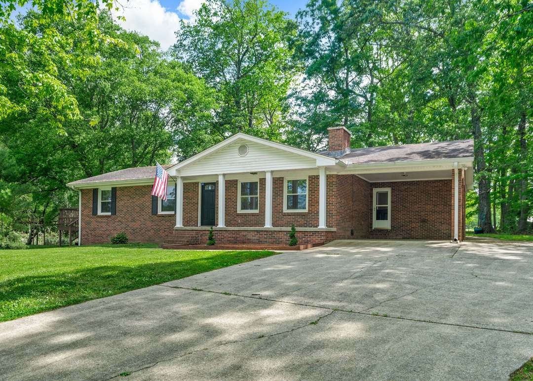 1387 Old Clarksville Pike, Pleasant View, TN 37146