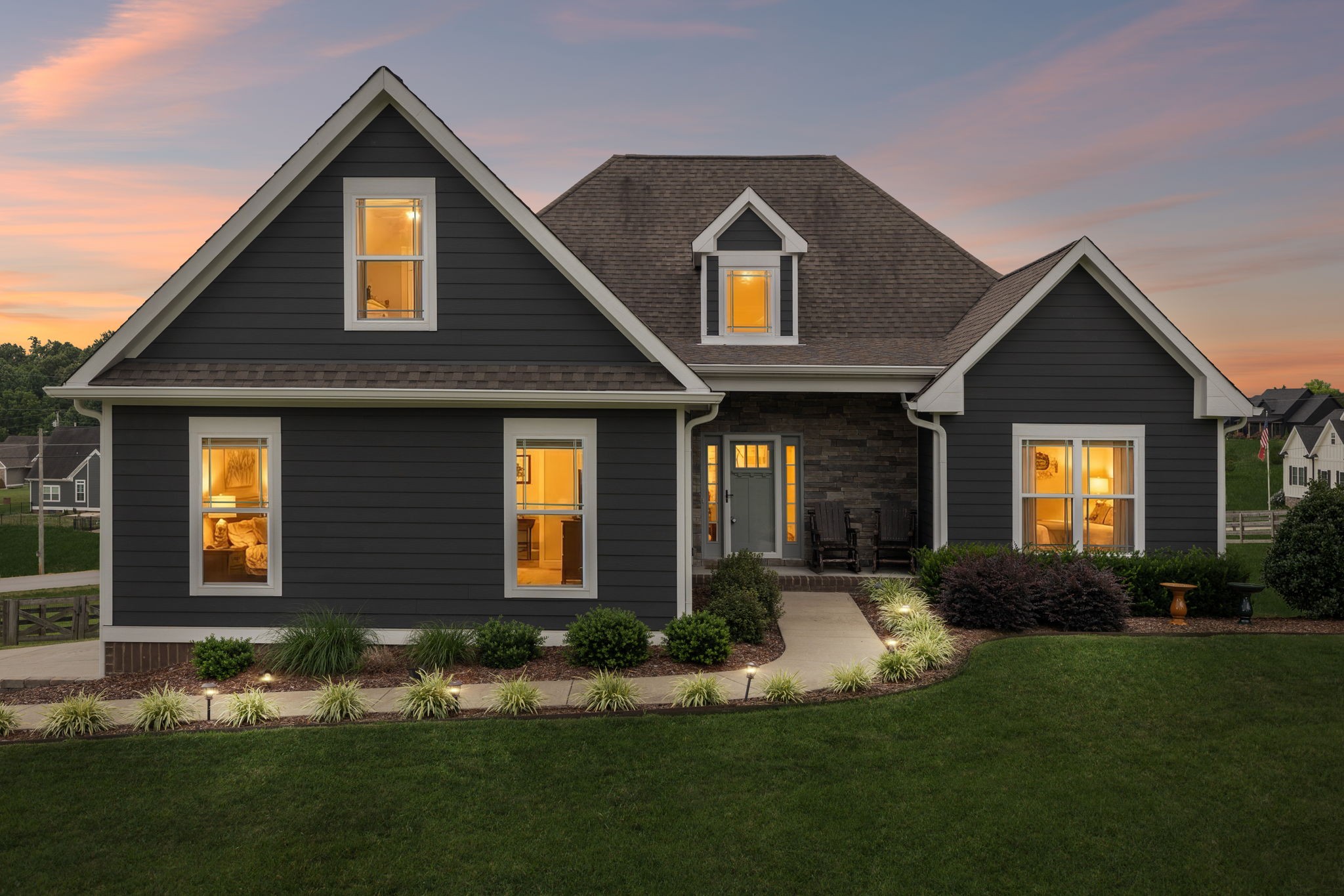 1002 Douglas Ct, Dickson, TN 37055
