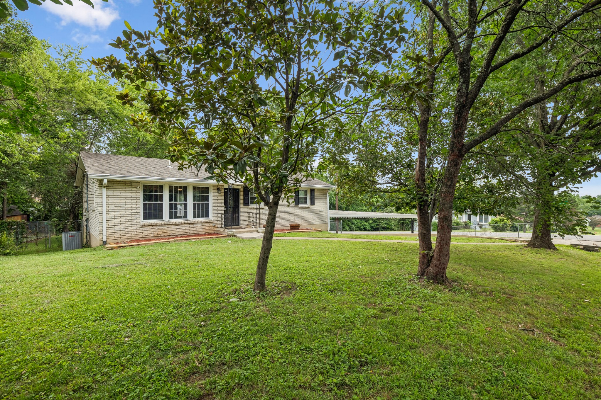 225 Bonnafield Dr, Hermitage, TN 37076